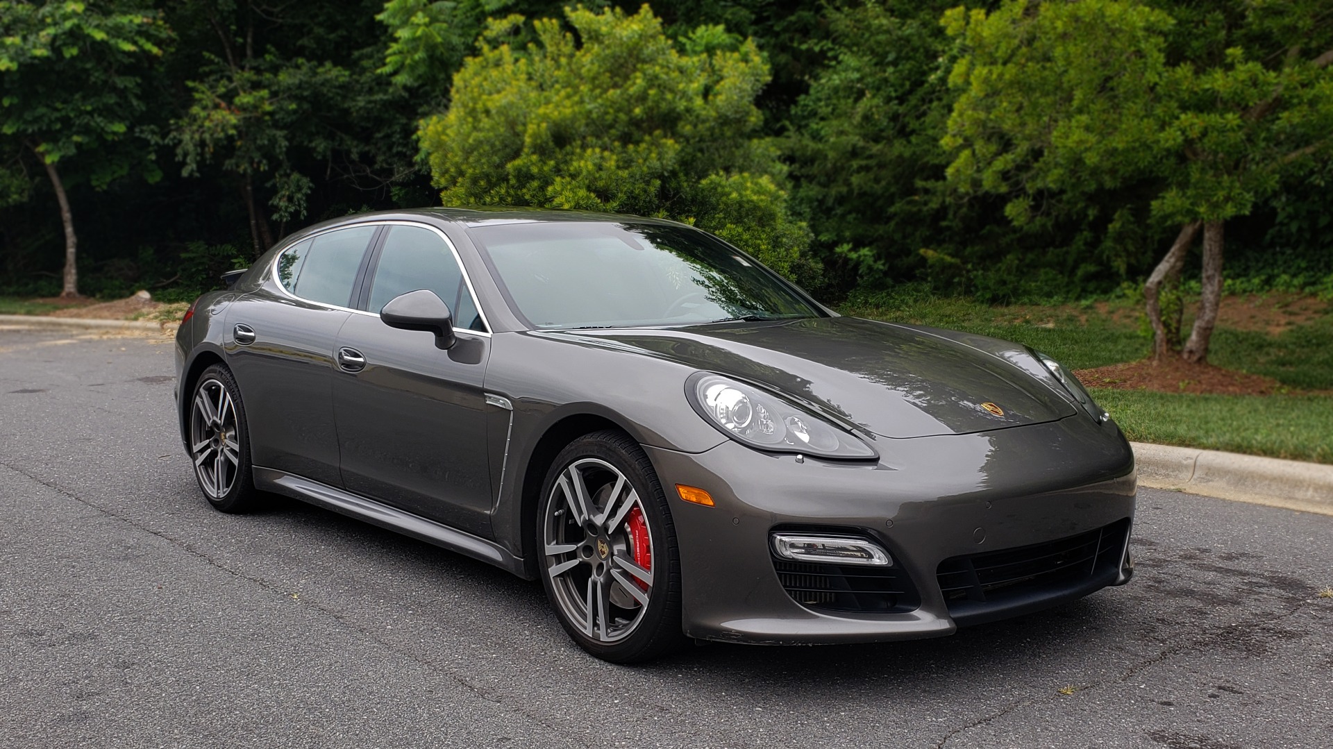 Used 2013 Porsche PANAMERA TURBO 4.8L V8 / AWD / NAV / SUNROOF / LCA / PARK ASST / BURMESTER for sale Sold at Formula Imports in Charlotte NC 28227 4
