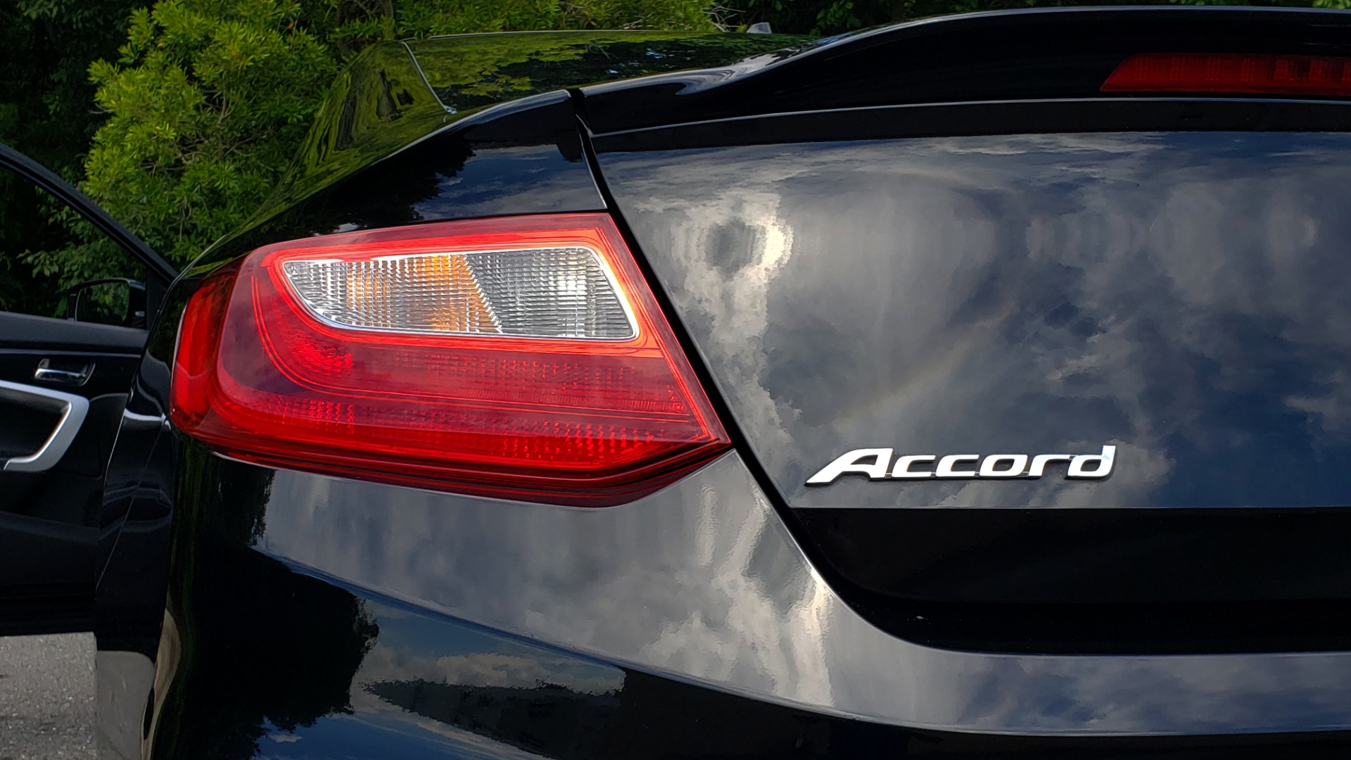 Used 2014 Honda ACCORD COUPE EX-L / 4-CYL / AUTO / SUNROOF / LEATHER / HEATED SEATS for sale Sold at Formula Imports in Charlotte NC 28227 27