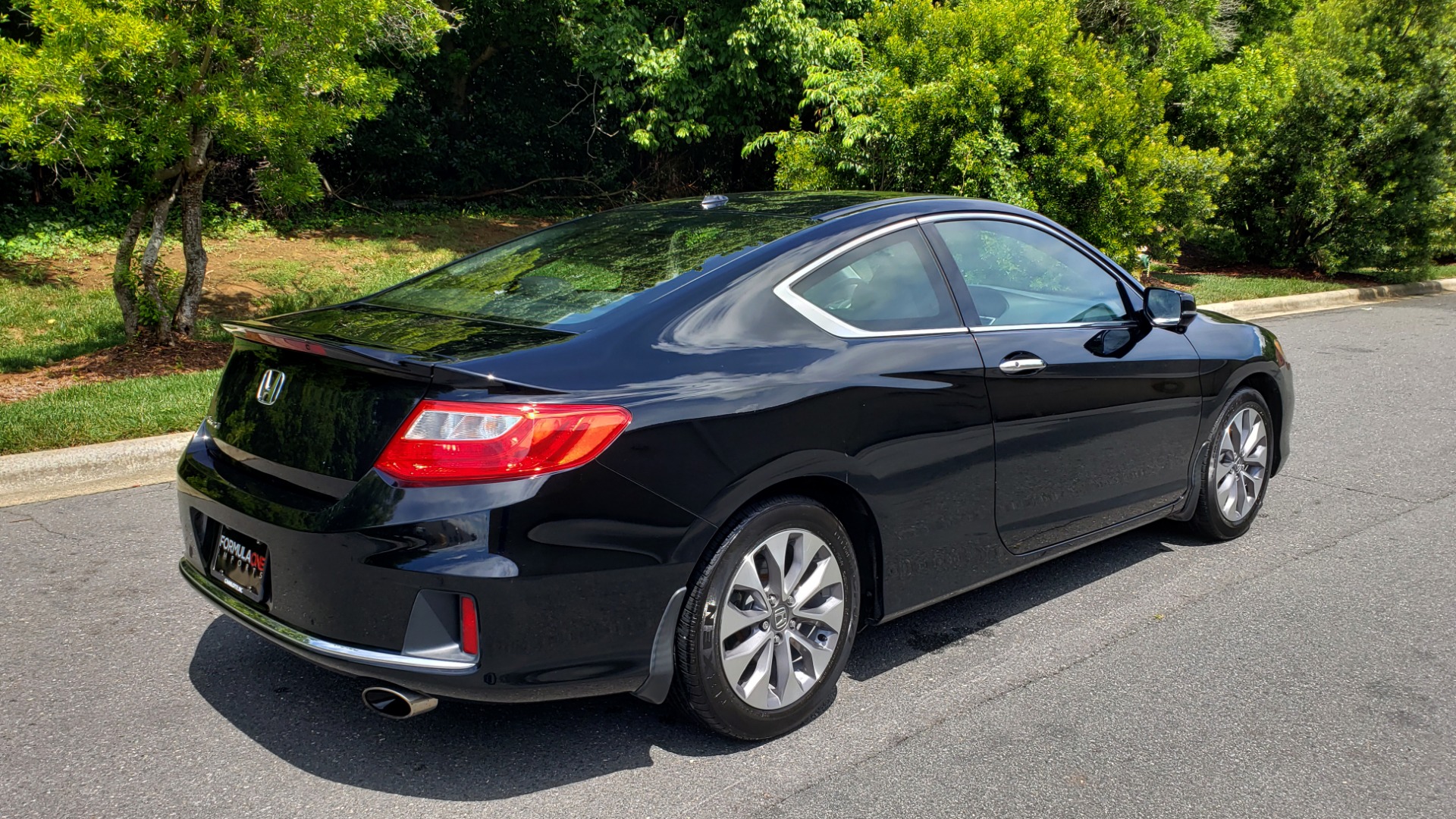 Used 2014 Honda ACCORD COUPE EX-L / 4-CYL / AUTO / SUNROOF / LEATHER / HEATED SEATS for sale Sold at Formula Imports in Charlotte NC 28227 6