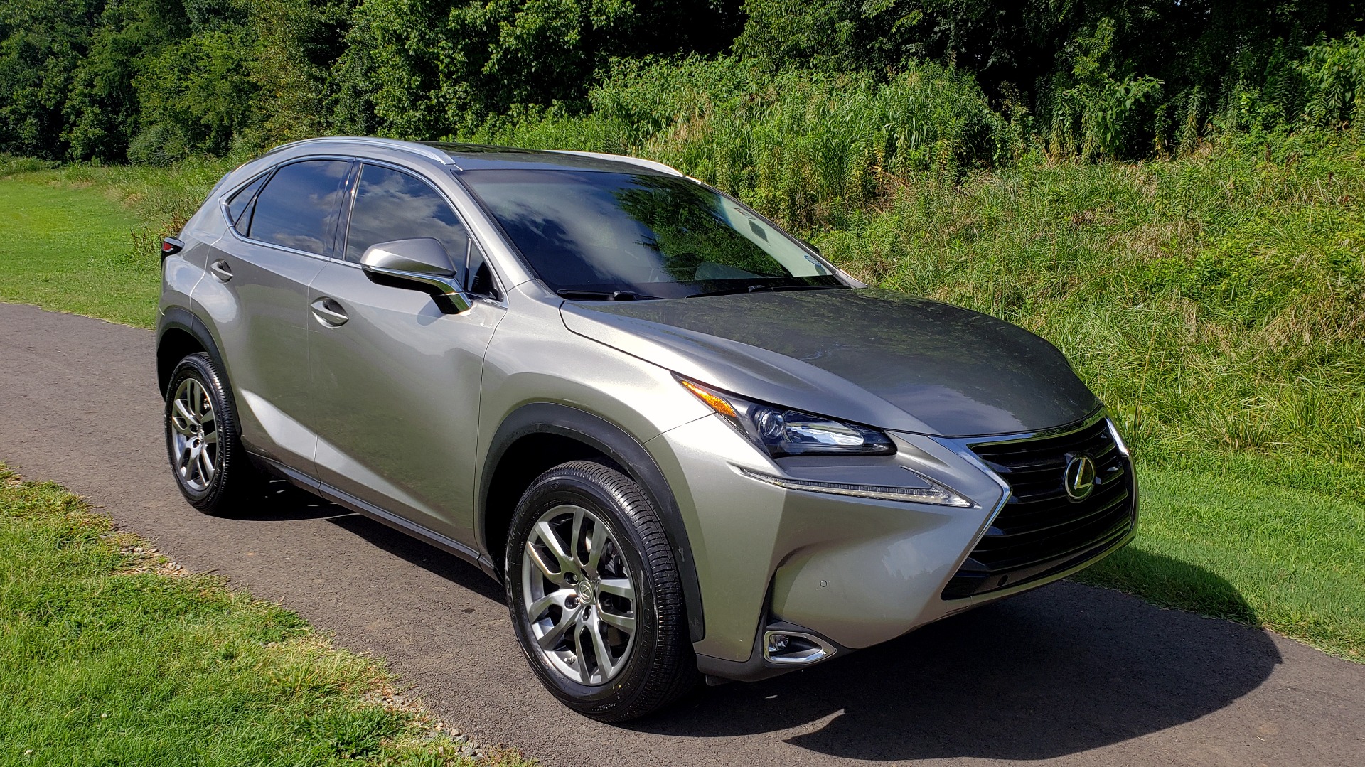 Used 2016 Lexus NX 200T FWD / PREMIUM PKG / SUNROOF / BSM / REARVIEW for sale Sold at Formula Imports in Charlotte NC 28227 4