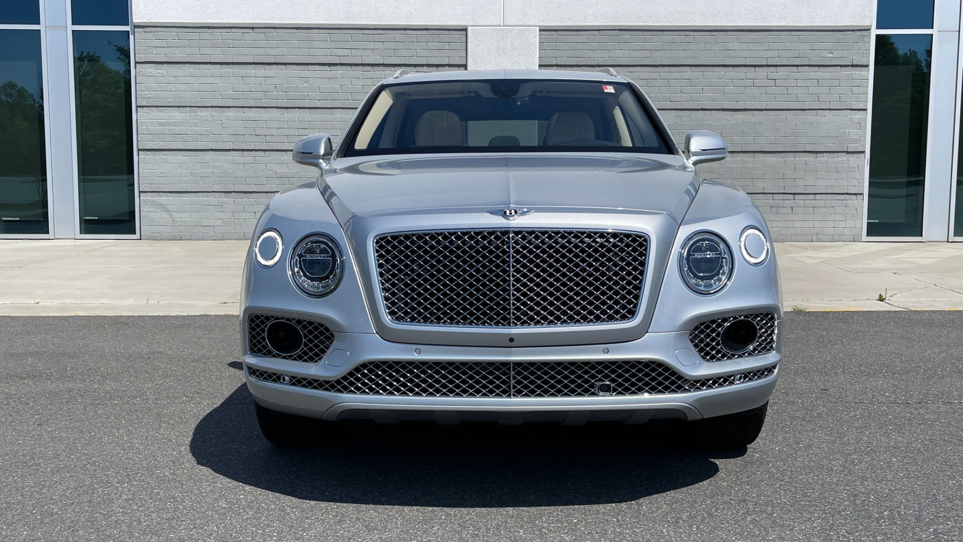 Used 2017 Bentley BENTAYGA W12 / NAV / SUNROOF / TOURING / ENTERTAINMENT / REARVIEW for sale Sold at Formula Imports in Charlotte NC 28227 10