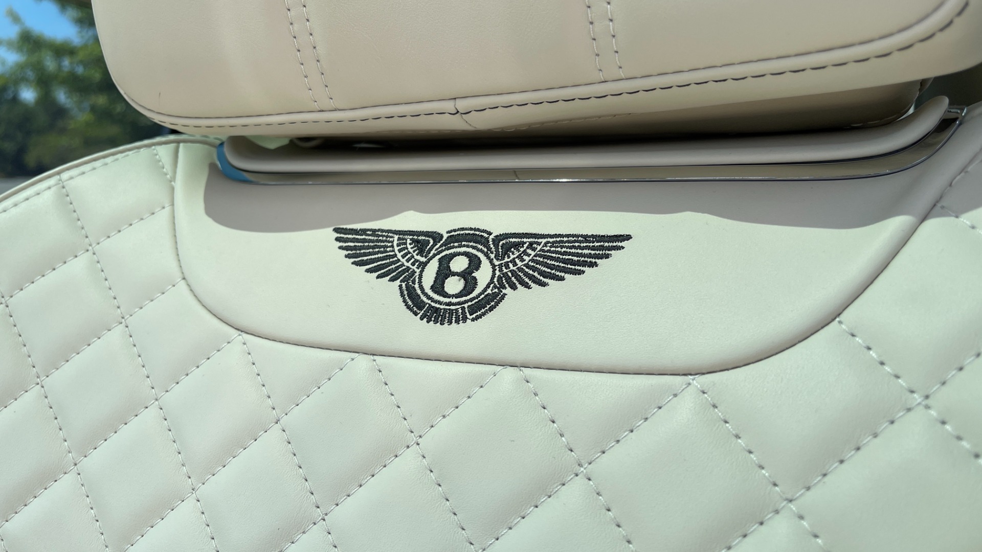 Used 2017 Bentley BENTAYGA W12 / NAV / SUNROOF / TOURING / ENTERTAINMENT / REARVIEW for sale Sold at Formula Imports in Charlotte NC 28227 31