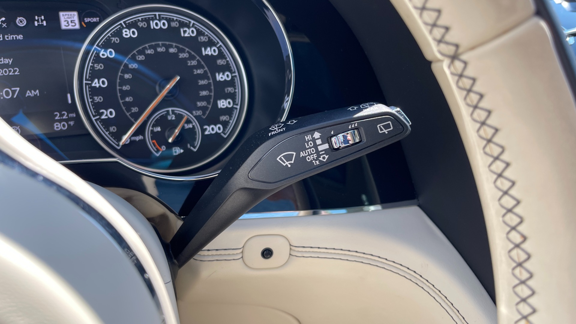 Used 2017 Bentley BENTAYGA W12 / NAV / SUNROOF / TOURING / ENTERTAINMENT / REARVIEW for sale Sold at Formula Imports in Charlotte NC 28227 34
