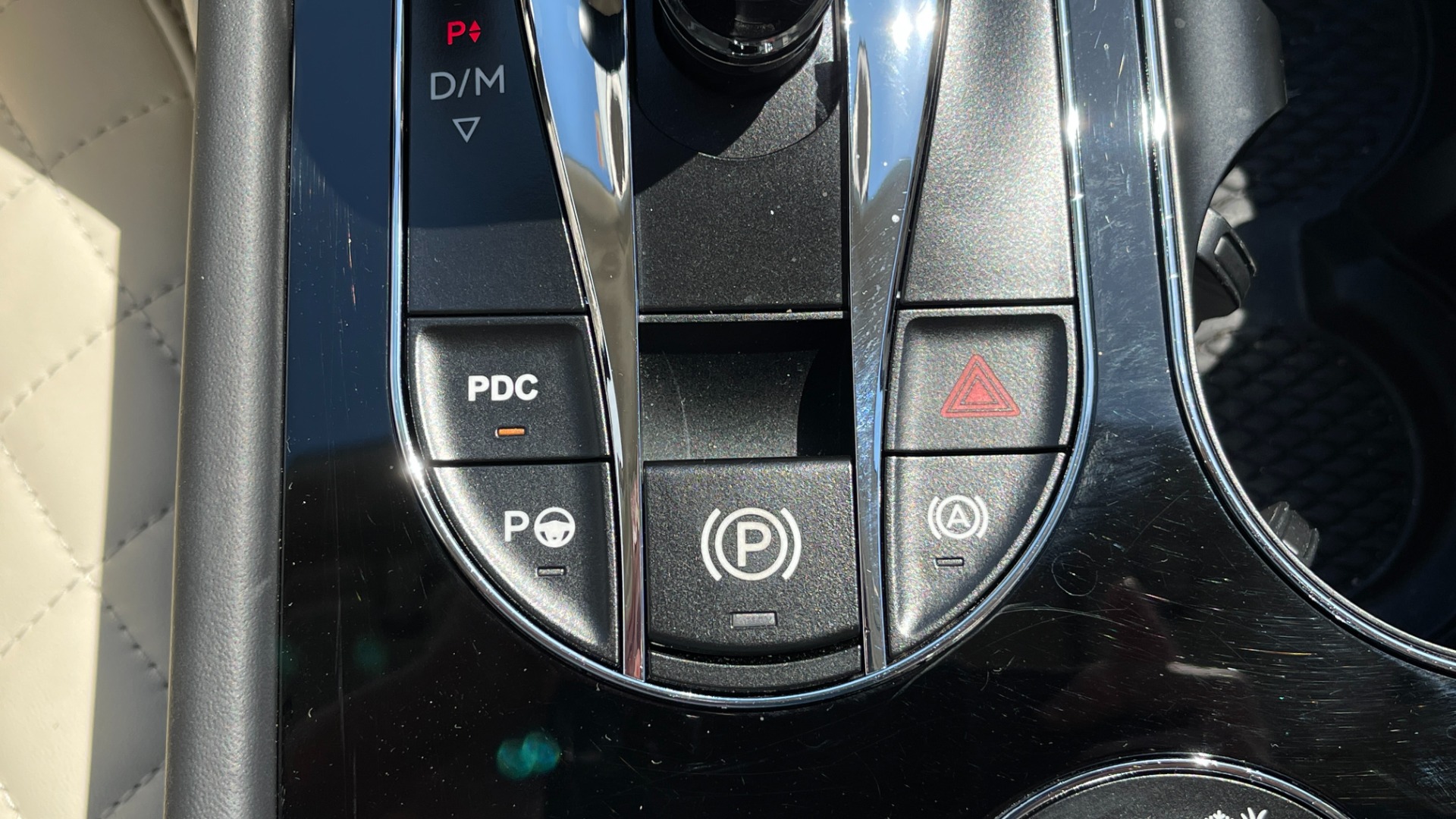 Used 2017 Bentley BENTAYGA W12 / NAV / SUNROOF / TOURING / ENTERTAINMENT / REARVIEW for sale Sold at Formula Imports in Charlotte NC 28227 42
