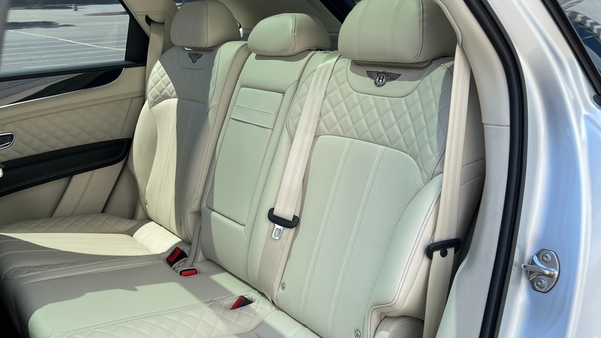 Used 2017 Bentley BENTAYGA W12 / NAV / SUNROOF / TOURING / ENTERTAINMENT / REARVIEW for sale Sold at Formula Imports in Charlotte NC 28227 52