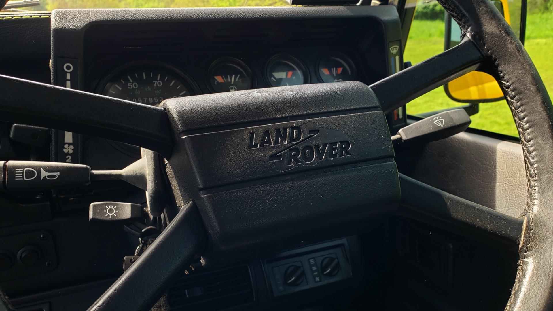 Used 1989 Land Rover DEFENDER 110 4x4 CUSTOM / FULLY RESTORED / FUEL INJECTION V8 / 5-SPD MANUAL for sale Sold at Formula Imports in Charlotte NC 28227 105
