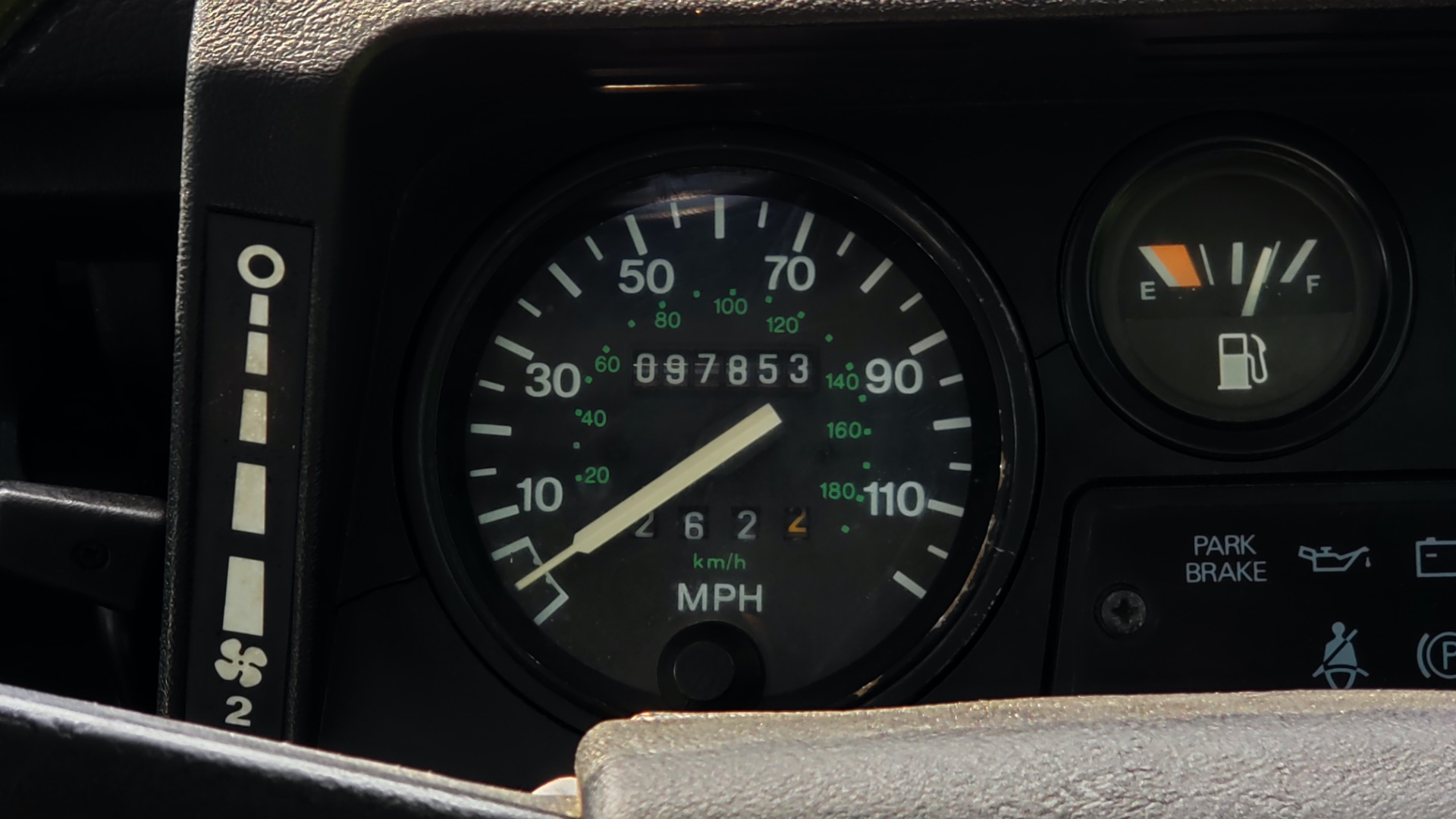Used 1989 Land Rover DEFENDER 110 4x4 CUSTOM / FULLY RESTORED / FUEL INJECTION V8 / 5-SPD MANUAL for sale Sold at Formula Imports in Charlotte NC 28227 108