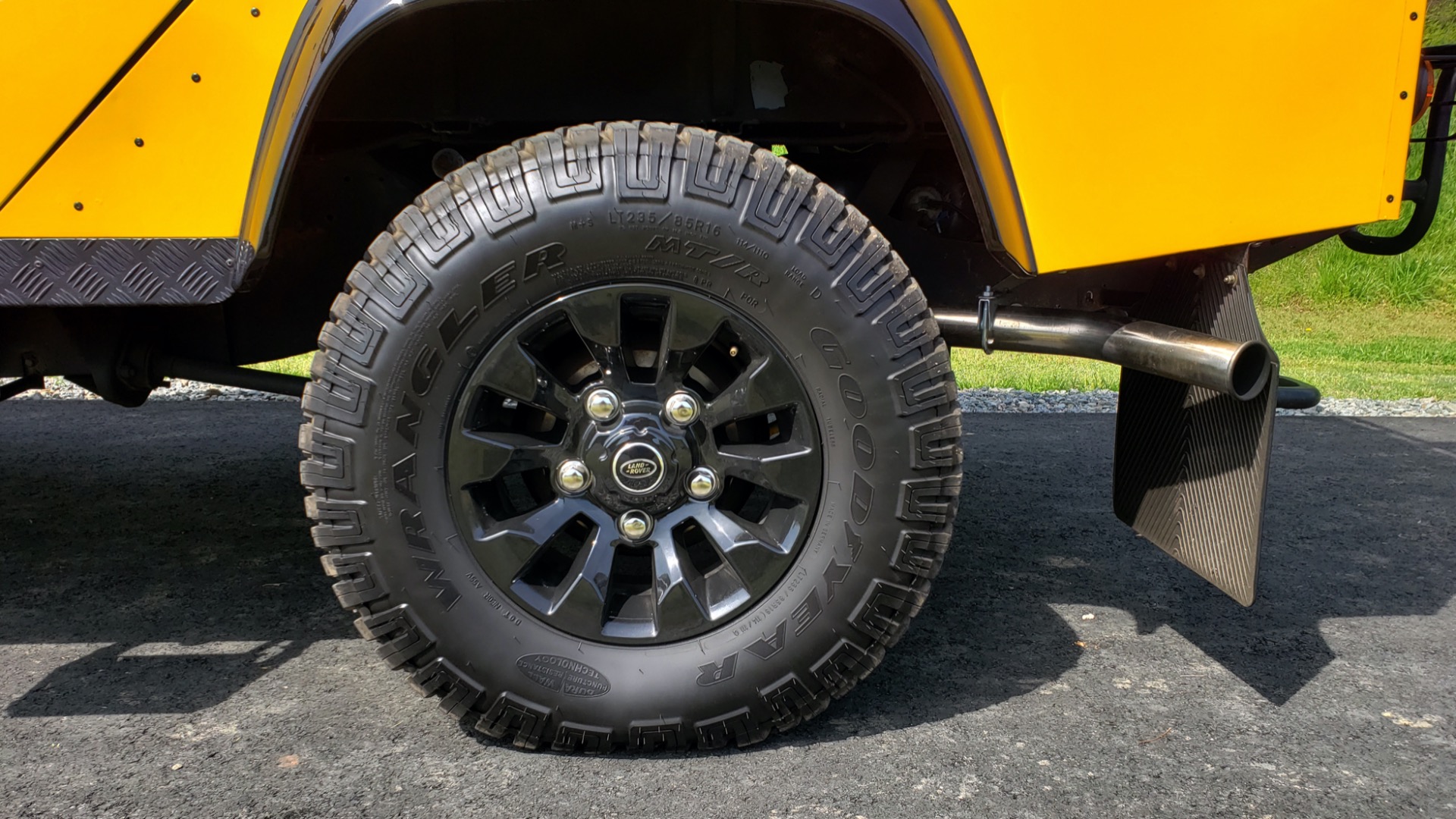 Used 1989 Land Rover DEFENDER 110 4x4 CUSTOM / FULLY RESTORED / FUEL INJECTION V8 / 5-SPD MANUAL for sale Sold at Formula Imports in Charlotte NC 28227 114