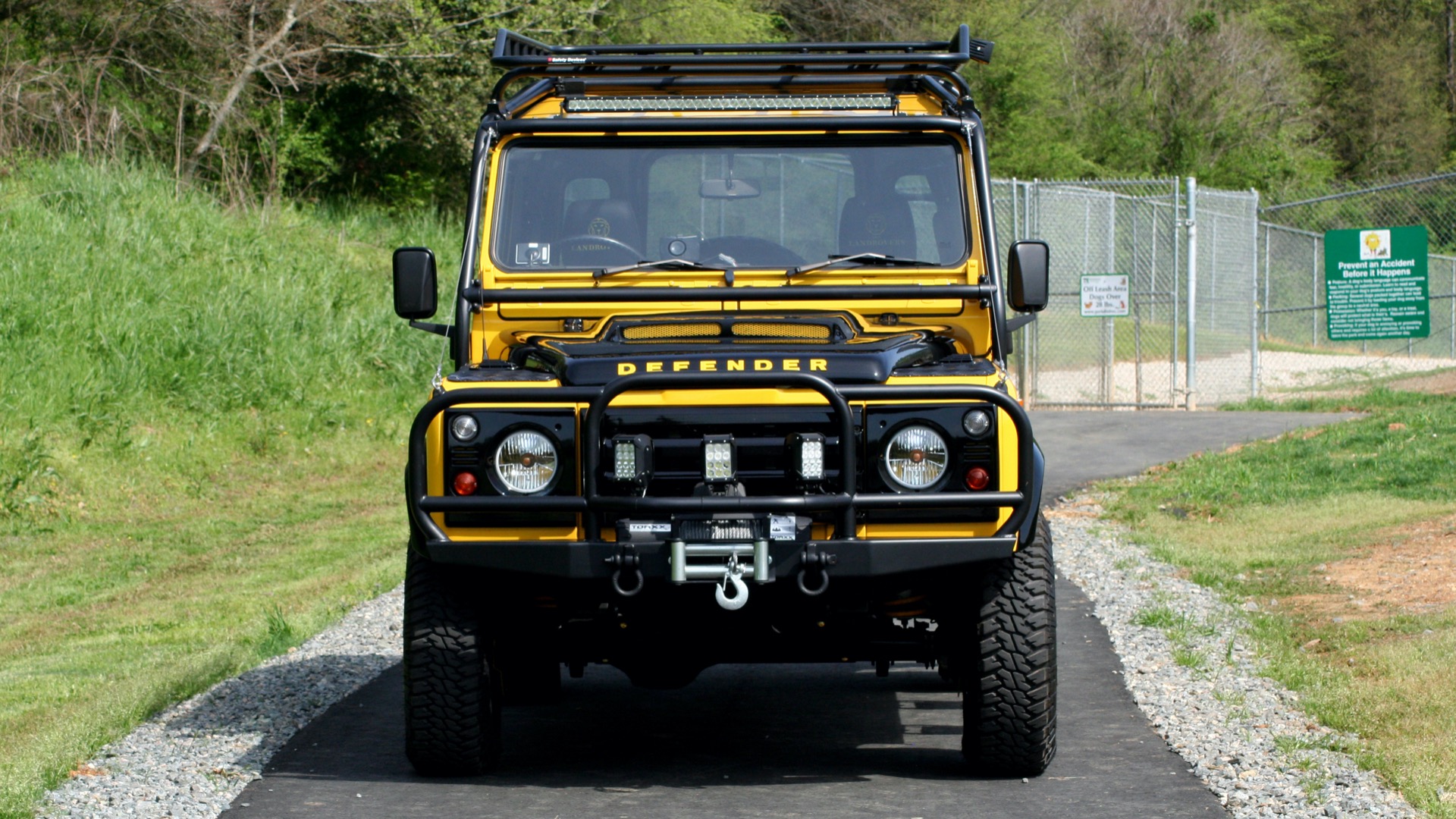 Used 1989 Land Rover DEFENDER 110 4x4 CUSTOM / FULLY RESTORED / FUEL INJECTION V8 / 5-SPD MANUAL for sale Sold at Formula Imports in Charlotte NC 28227 18
