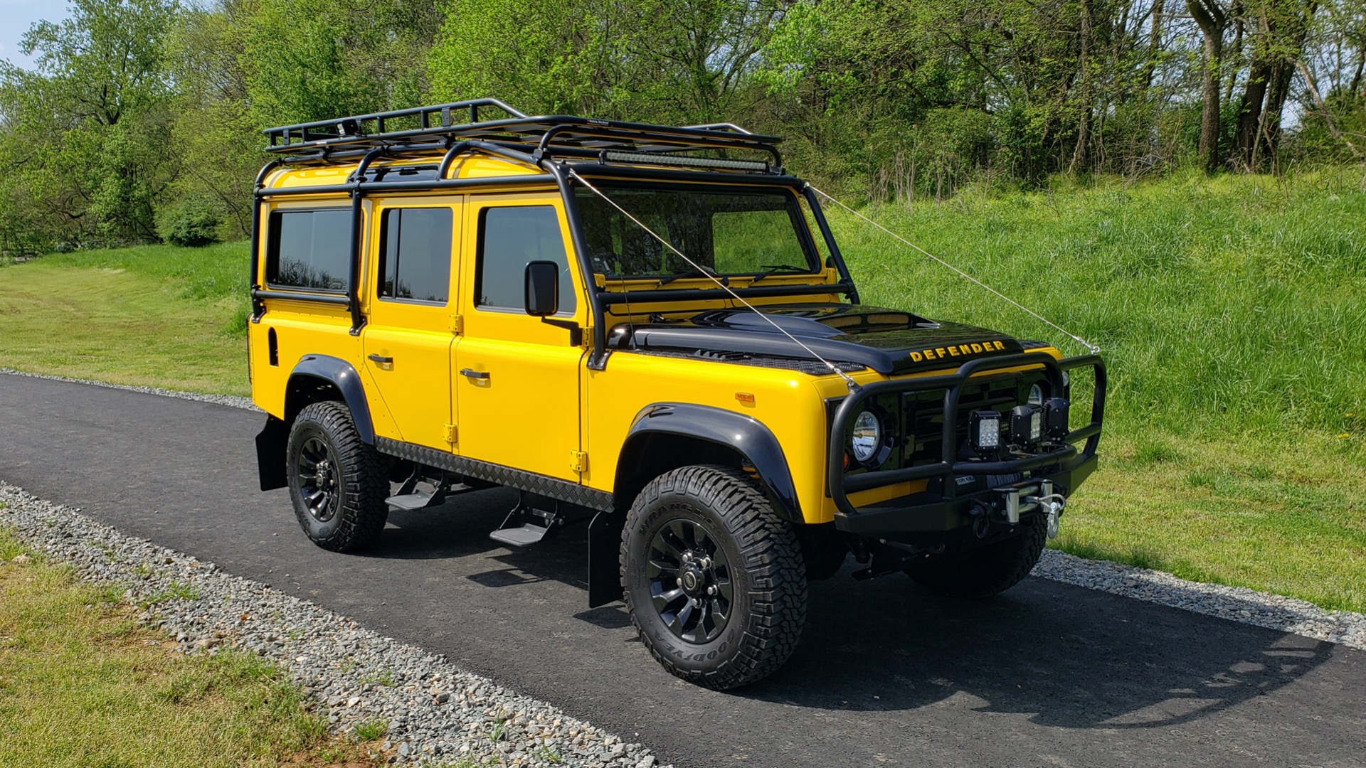 Used 1989 Land Rover DEFENDER 110 4x4 CUSTOM / FULLY RESTORED / FUEL INJECTION V8 / 5-SPD MANUAL for sale Sold at Formula Imports in Charlotte NC 28227 22