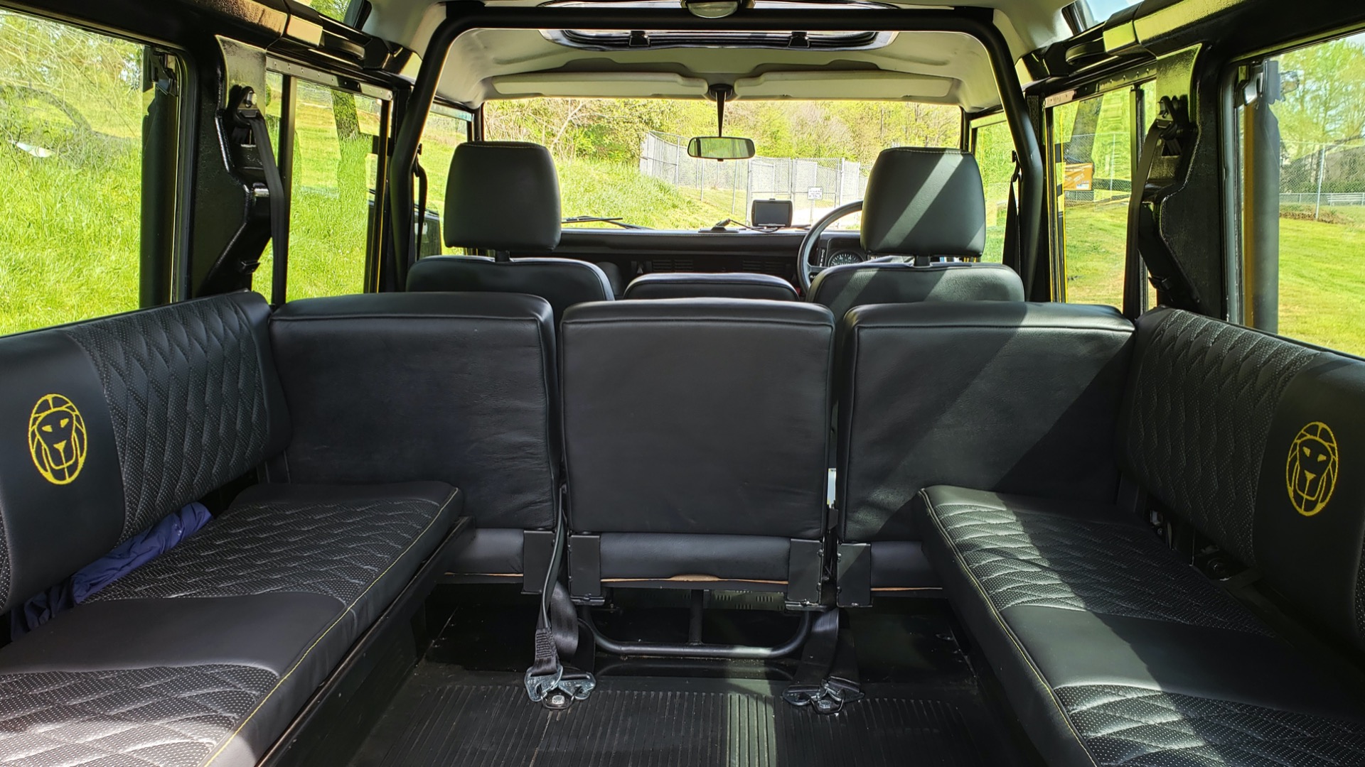 Used 1989 Land Rover DEFENDER 110 4x4 CUSTOM / FULLY RESTORED / FUEL INJECTION V8 / 5-SPD MANUAL for sale Sold at Formula Imports in Charlotte NC 28227 37