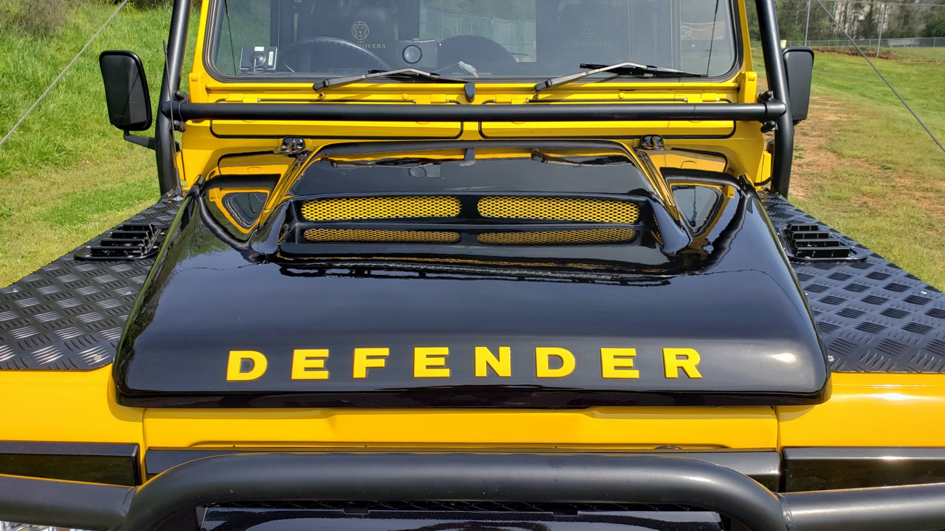 Used 1989 Land Rover DEFENDER 110 4x4 CUSTOM / FULLY RESTORED / FUEL INJECTION V8 / 5-SPD MANUAL for sale Sold at Formula Imports in Charlotte NC 28227 53