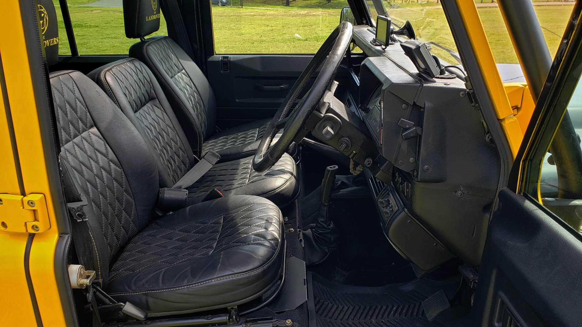 Used 1989 Land Rover DEFENDER 110 4x4 CUSTOM / FULLY RESTORED / FUEL INJECTION V8 / 5-SPD MANUAL for sale Sold at Formula Imports in Charlotte NC 28227 85