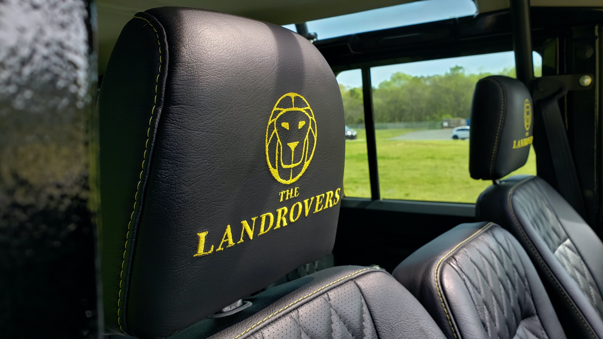 Used 1989 Land Rover DEFENDER 110 4x4 CUSTOM / FULLY RESTORED / FUEL INJECTION V8 / 5-SPD MANUAL for sale Sold at Formula Imports in Charlotte NC 28227 86