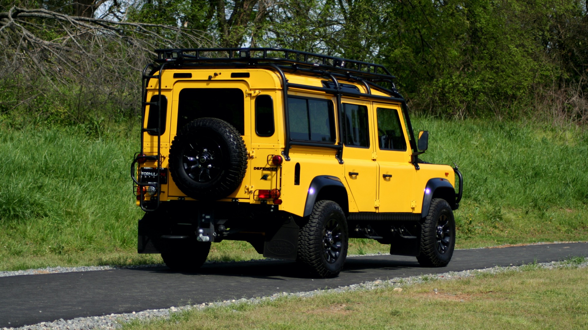 Used 1989 Land Rover DEFENDER 110 4x4 CUSTOM / FULLY RESTORED / FUEL INJECTION V8 / 5-SPD MANUAL for sale Sold at Formula Imports in Charlotte NC 28227 9