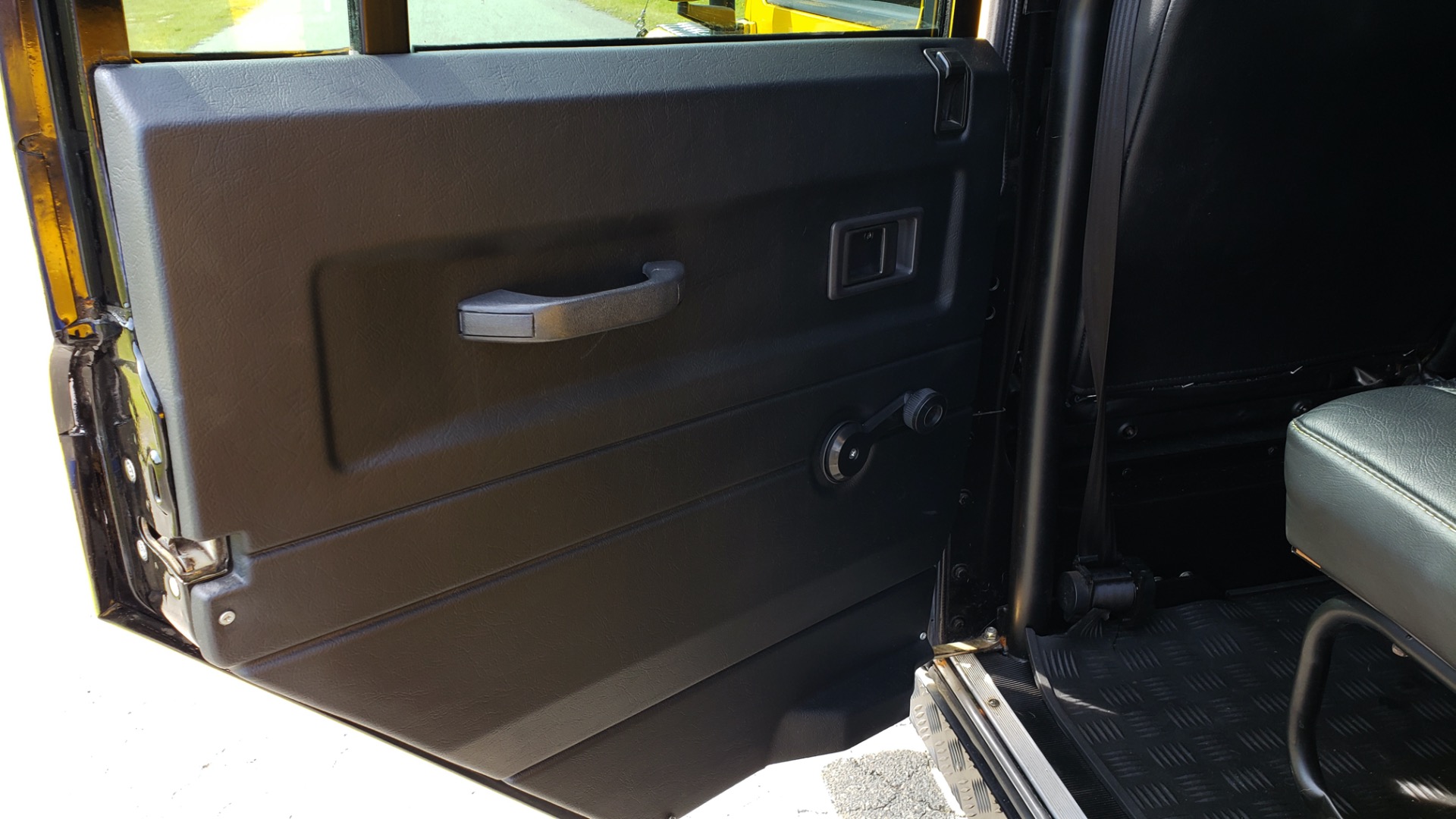 Used 1989 Land Rover DEFENDER 110 4x4 CUSTOM / FULLY RESTORED / FUEL INJECTION V8 / 5-SPD MANUAL for sale Sold at Formula Imports in Charlotte NC 28227 93