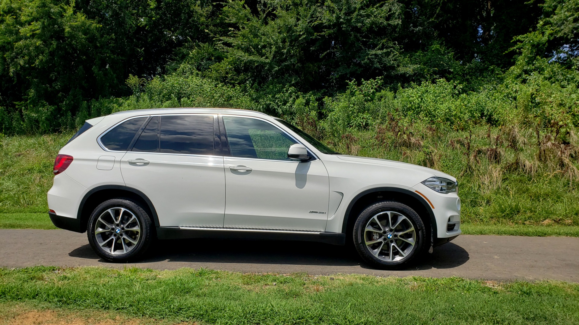 Used 2017 BMW X5 XDRIVE35I / NAV / PANOR-ROOF / HTD STS / REARVIEW for sale Sold at Formula Imports in Charlotte NC 28227 17