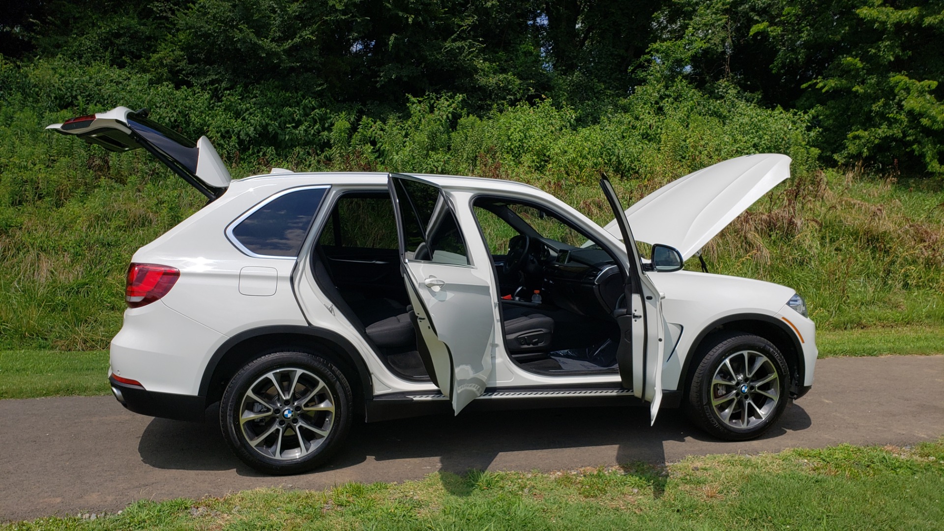 Used 2017 BMW X5 XDRIVE35I / NAV / PANOR-ROOF / HTD STS / REARVIEW for sale Sold at Formula Imports in Charlotte NC 28227 21