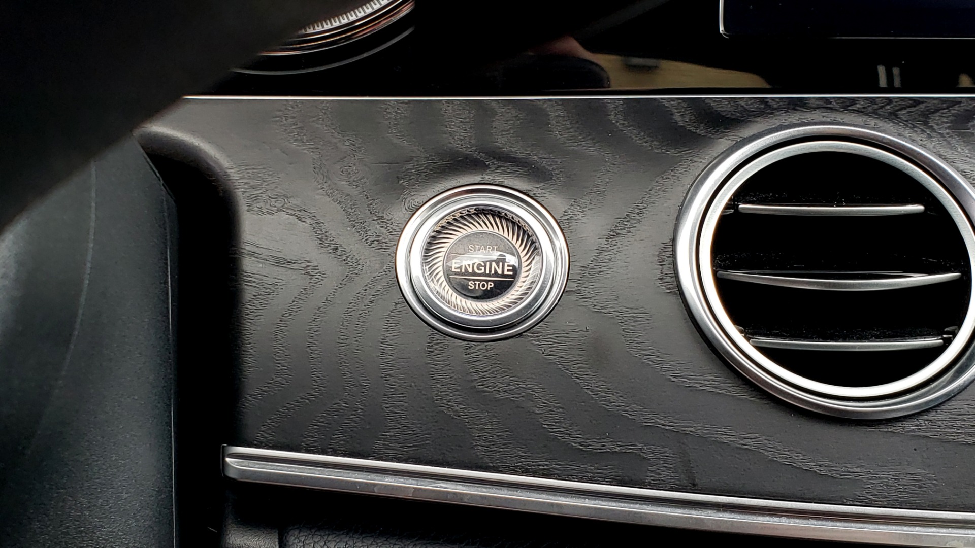 Used 2017 Mercedes-Benz E-CLASS E 300 SPORT 4MATIC / PREM PKG / NAV / SUNROOF / BURMESTER SND / REARVIEW for sale Sold at Formula Imports in Charlotte NC 28227 39