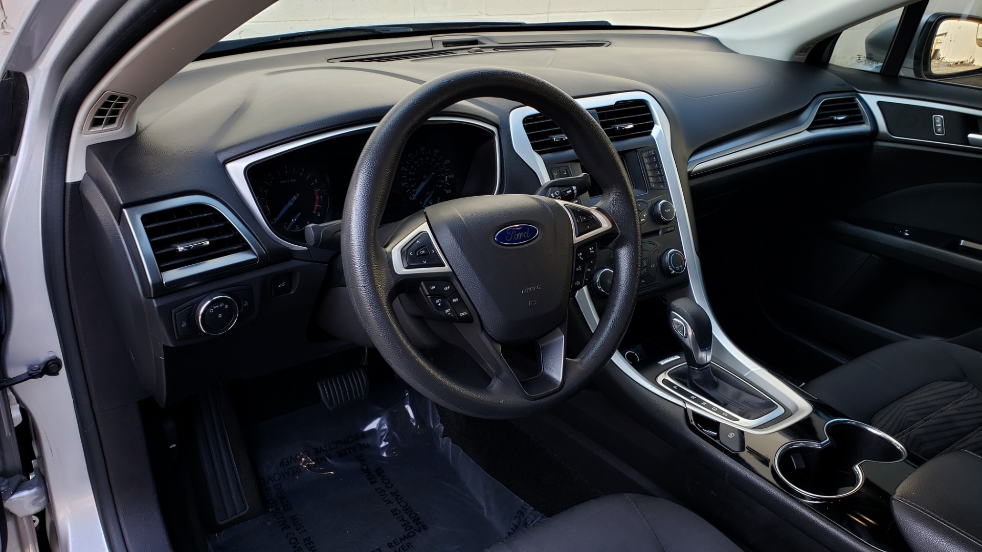 Used 2016 Ford FUSION SE SEDAN / 4-CYL / 6-SPD AUTO / CLOTH SEATS / REARVIEW for sale Sold at Formula Imports in Charlotte NC 28227 20