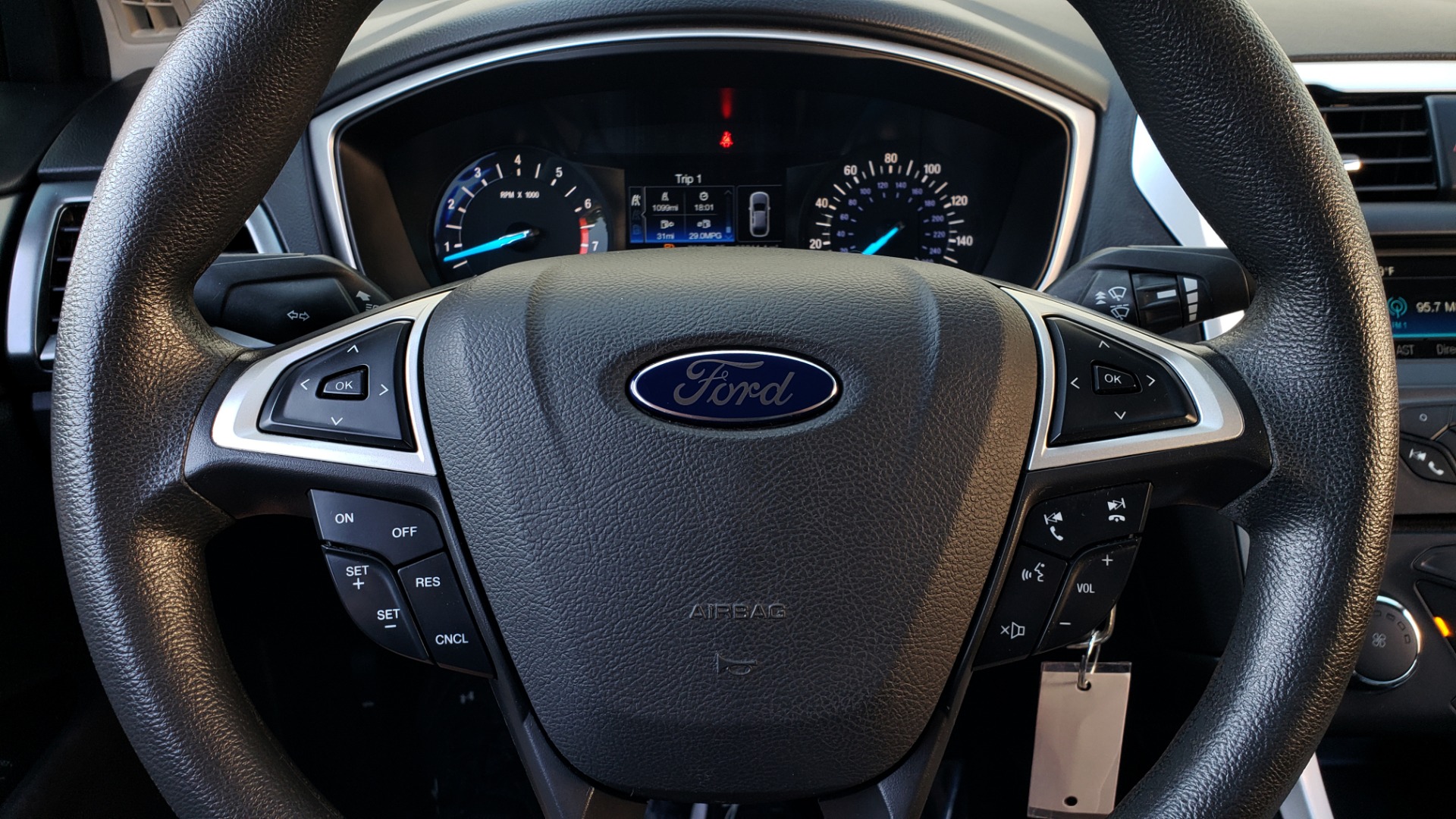 Used 2016 Ford FUSION SE SEDAN / 4-CYL / 6-SPD AUTO / CLOTH SEATS / REARVIEW for sale Sold at Formula Imports in Charlotte NC 28227 22