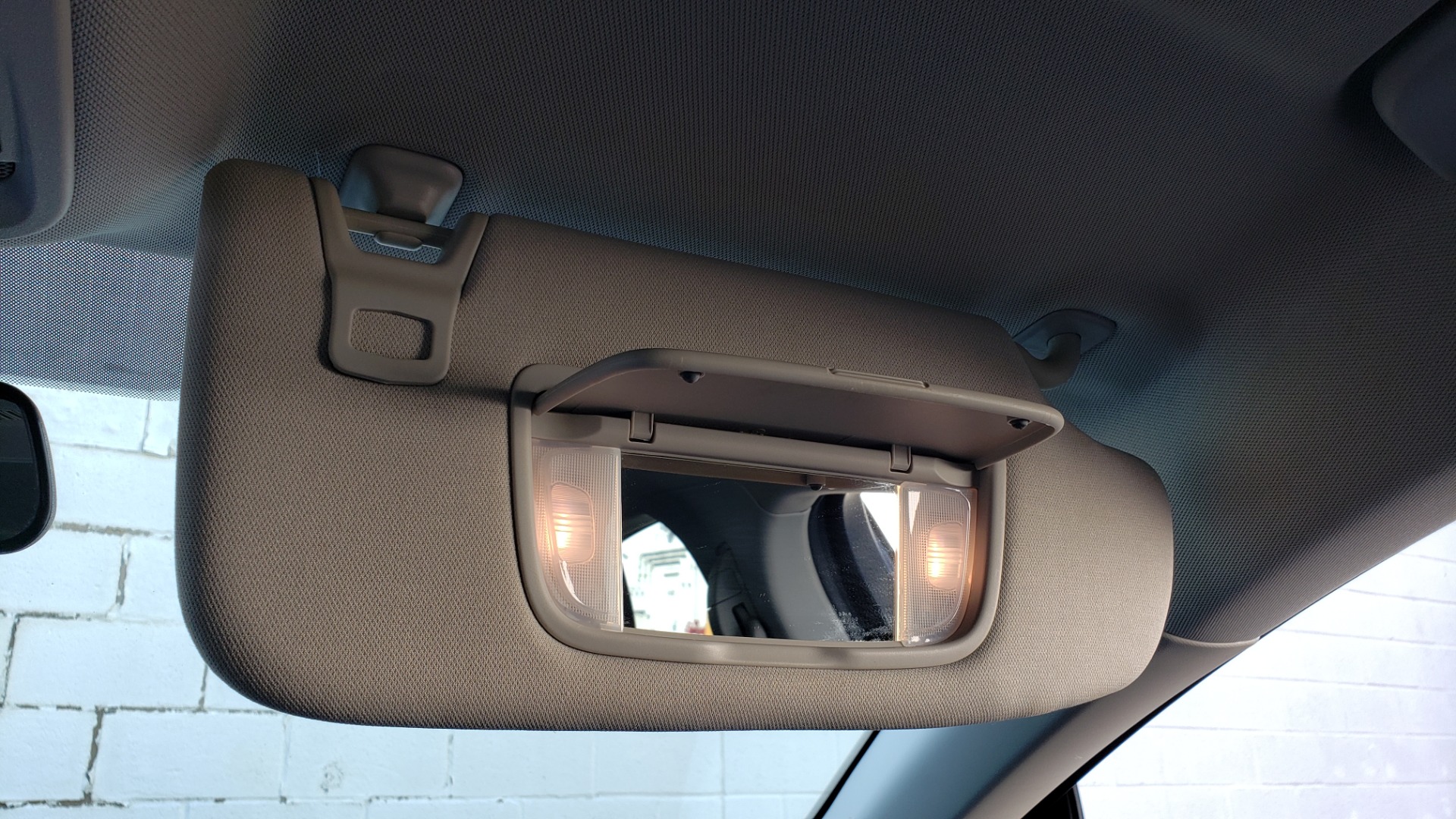 Used 2016 Ford FUSION SE SEDAN / 4-CYL / 6-SPD AUTO / CLOTH SEATS / REARVIEW for sale Sold at Formula Imports in Charlotte NC 28227 32