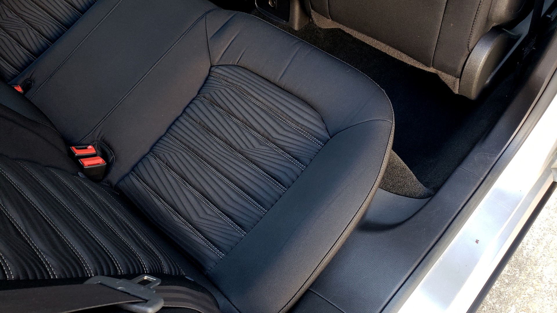 Used 2016 Ford FUSION SE SEDAN / 4-CYL / 6-SPD AUTO / CLOTH SEATS / REARVIEW for sale Sold at Formula Imports in Charlotte NC 28227 49