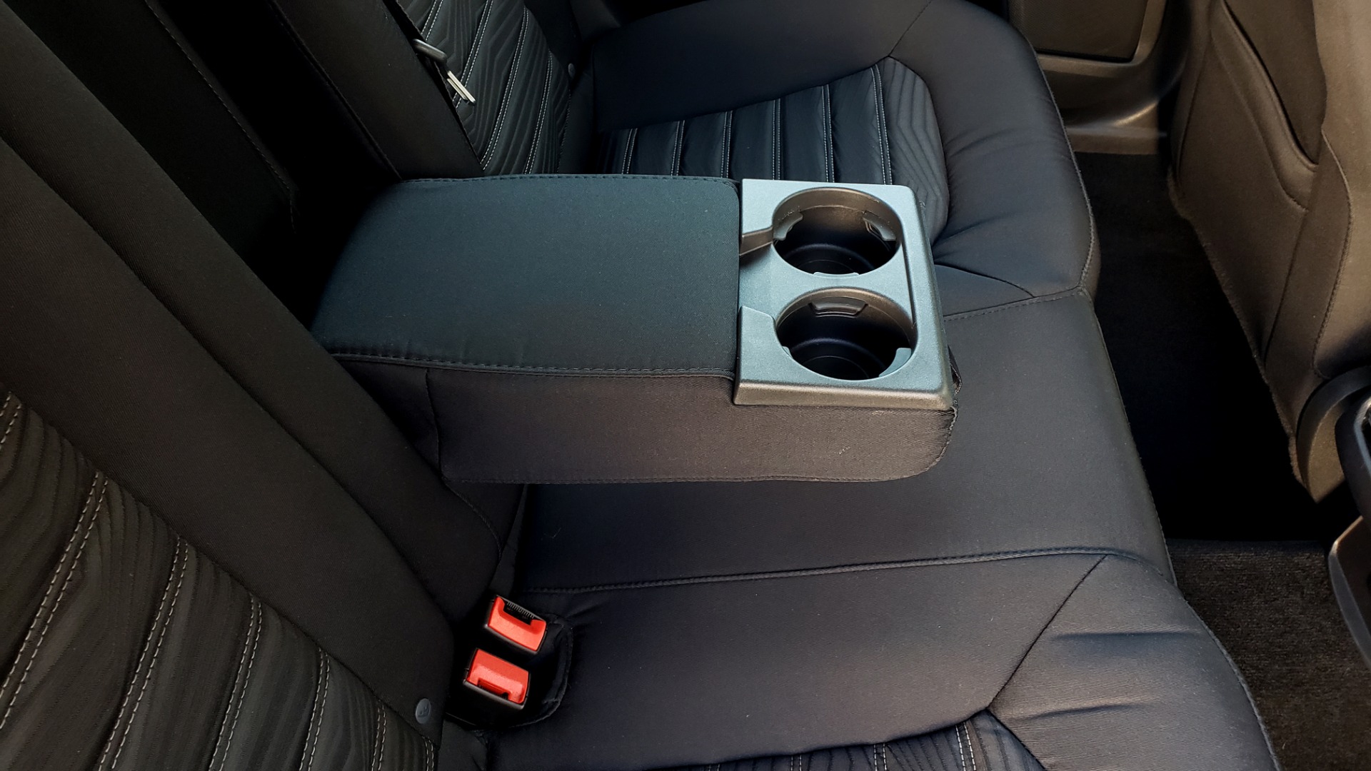 Used 2016 Ford FUSION SE SEDAN / 4-CYL / 6-SPD AUTO / CLOTH SEATS / REARVIEW for sale Sold at Formula Imports in Charlotte NC 28227 51