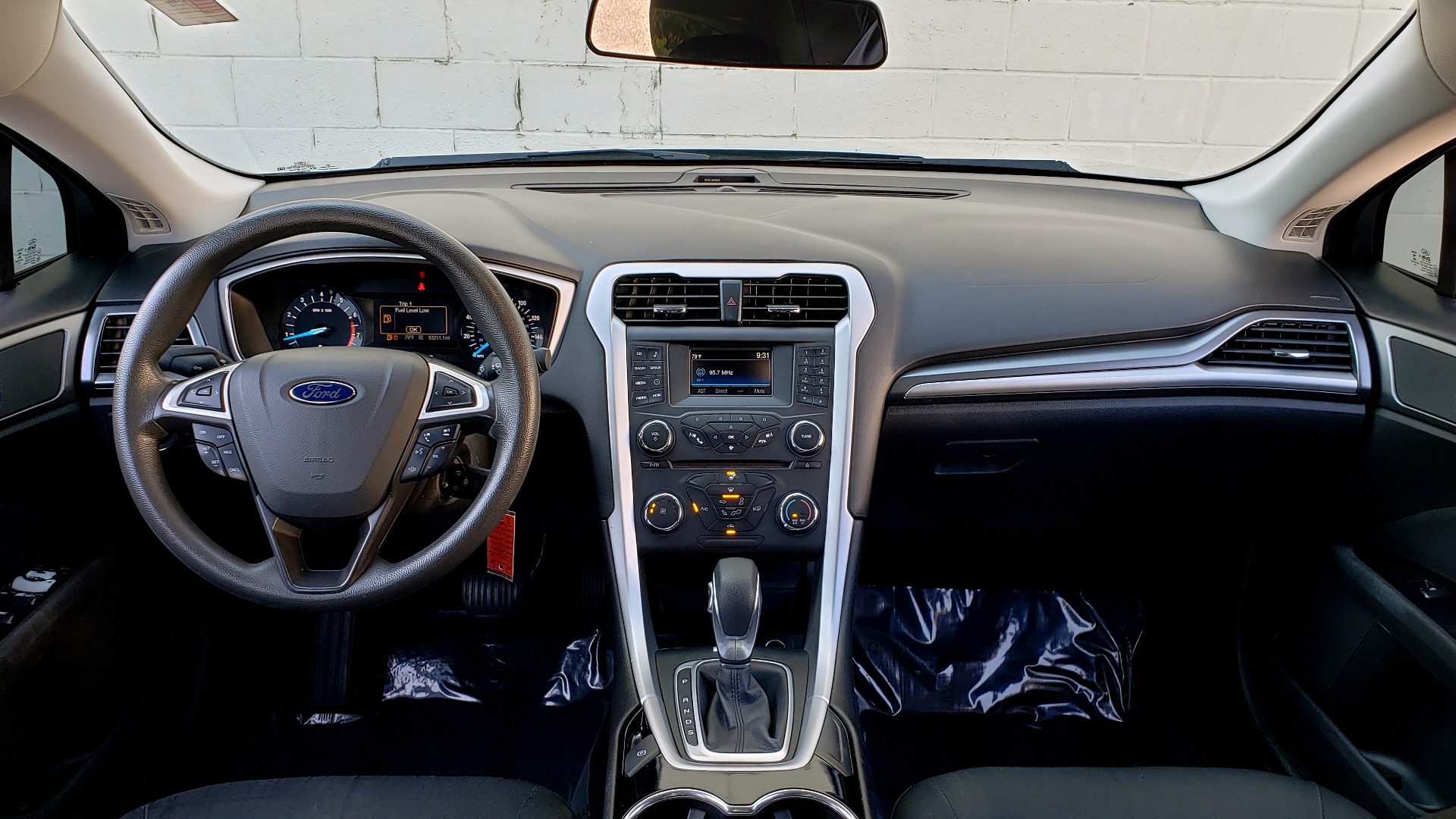 Used 2016 Ford FUSION SE SEDAN / 4-CYL / 6-SPD AUTO / CLOTH SEATS / REARVIEW for sale Sold at Formula Imports in Charlotte NC 28227 55