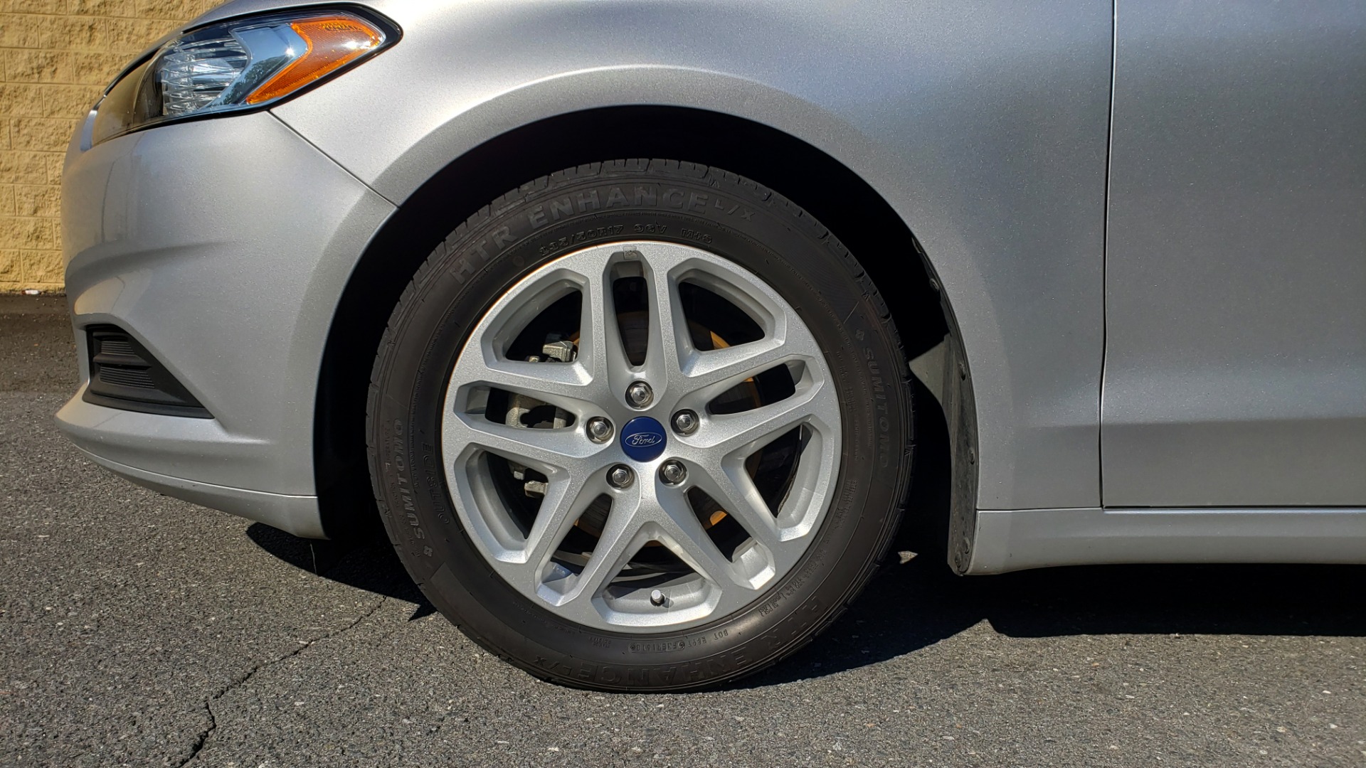 Used 2016 Ford FUSION SE SEDAN / 4-CYL / 6-SPD AUTO / CLOTH SEATS / REARVIEW for sale Sold at Formula Imports in Charlotte NC 28227 56