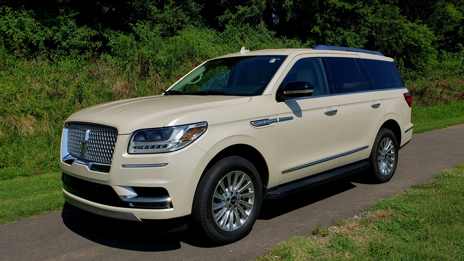 Used 2018 Lincoln NAVIGATOR PREMIERE 4X2 / TWIN-TURBO V6 / NAV / 3-ROW / REARVIEW for sale Sold at Formula Imports in Charlotte NC 28227 2