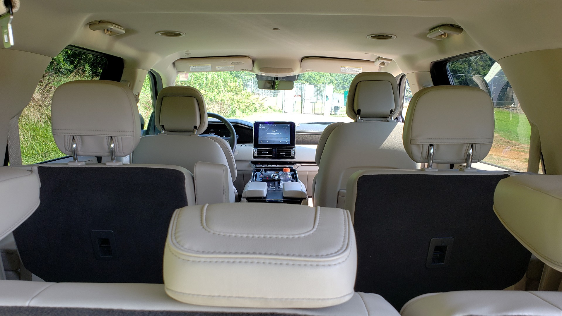 Used 2018 Lincoln NAVIGATOR PREMIERE 4X2 / TWIN-TURBO V6 / NAV / 3-ROW / REARVIEW for sale Sold at Formula Imports in Charlotte NC 28227 22