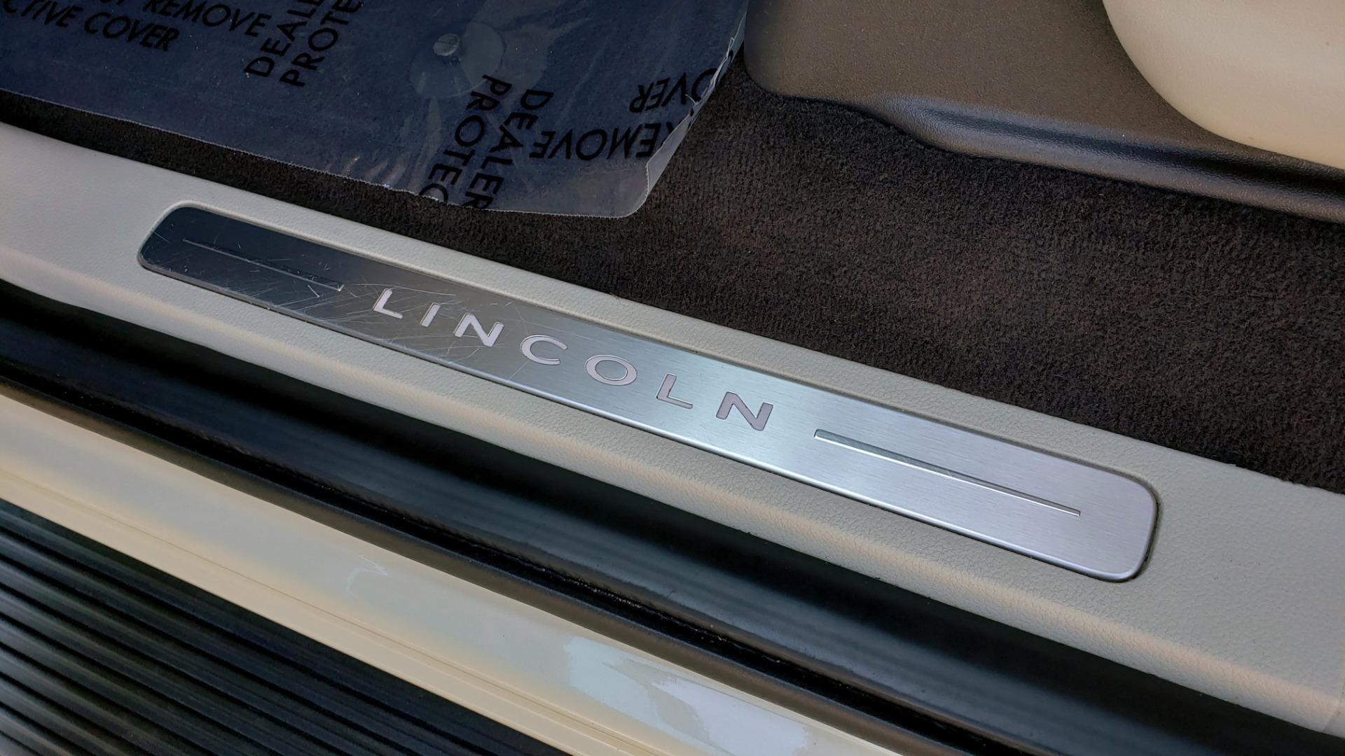 Used 2018 Lincoln NAVIGATOR PREMIERE 4X2 / TWIN-TURBO V6 / NAV / 3-ROW / REARVIEW for sale Sold at Formula Imports in Charlotte NC 28227 41
