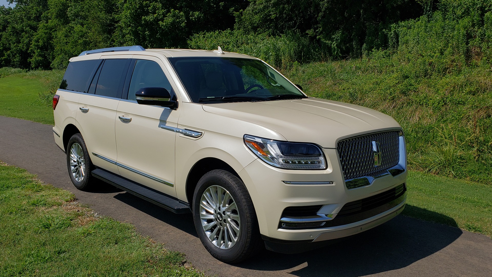 Used 2018 Lincoln NAVIGATOR PREMIERE 4X2 / TWIN-TURBO V6 / NAV / 3-ROW / REARVIEW for sale Sold at Formula Imports in Charlotte NC 28227 5
