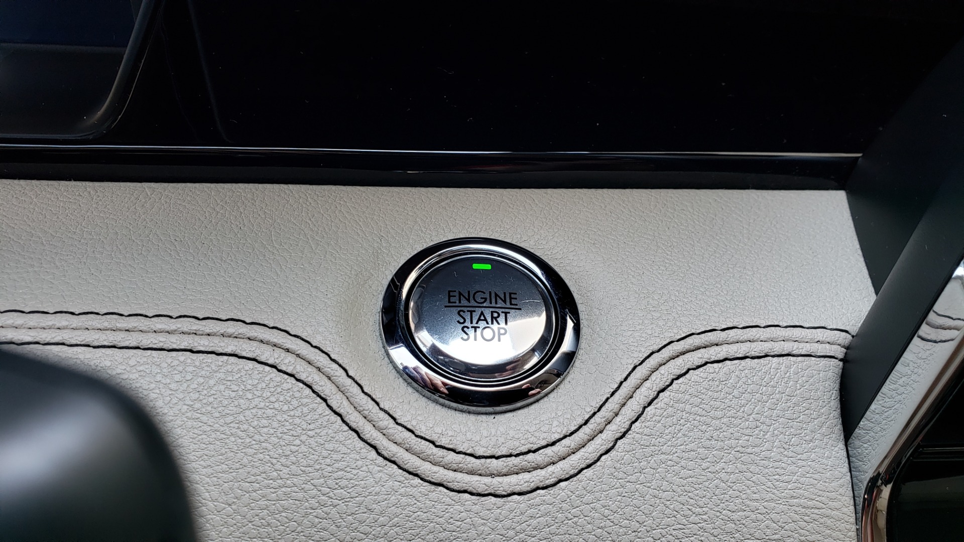 Used 2018 Lincoln NAVIGATOR PREMIERE 4X2 / TWIN-TURBO V6 / NAV / 3-ROW / REARVIEW for sale Sold at Formula Imports in Charlotte NC 28227 51