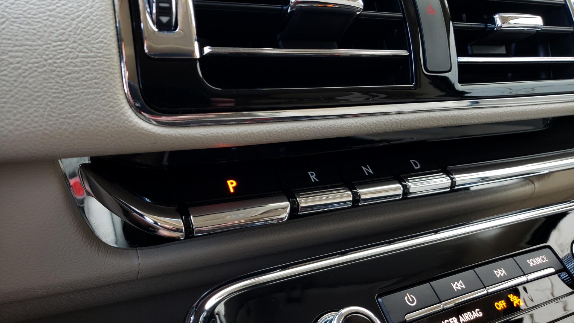 Used 2018 Lincoln NAVIGATOR PREMIERE 4X2 / TWIN-TURBO V6 / NAV / 3-ROW / REARVIEW for sale Sold at Formula Imports in Charlotte NC 28227 56