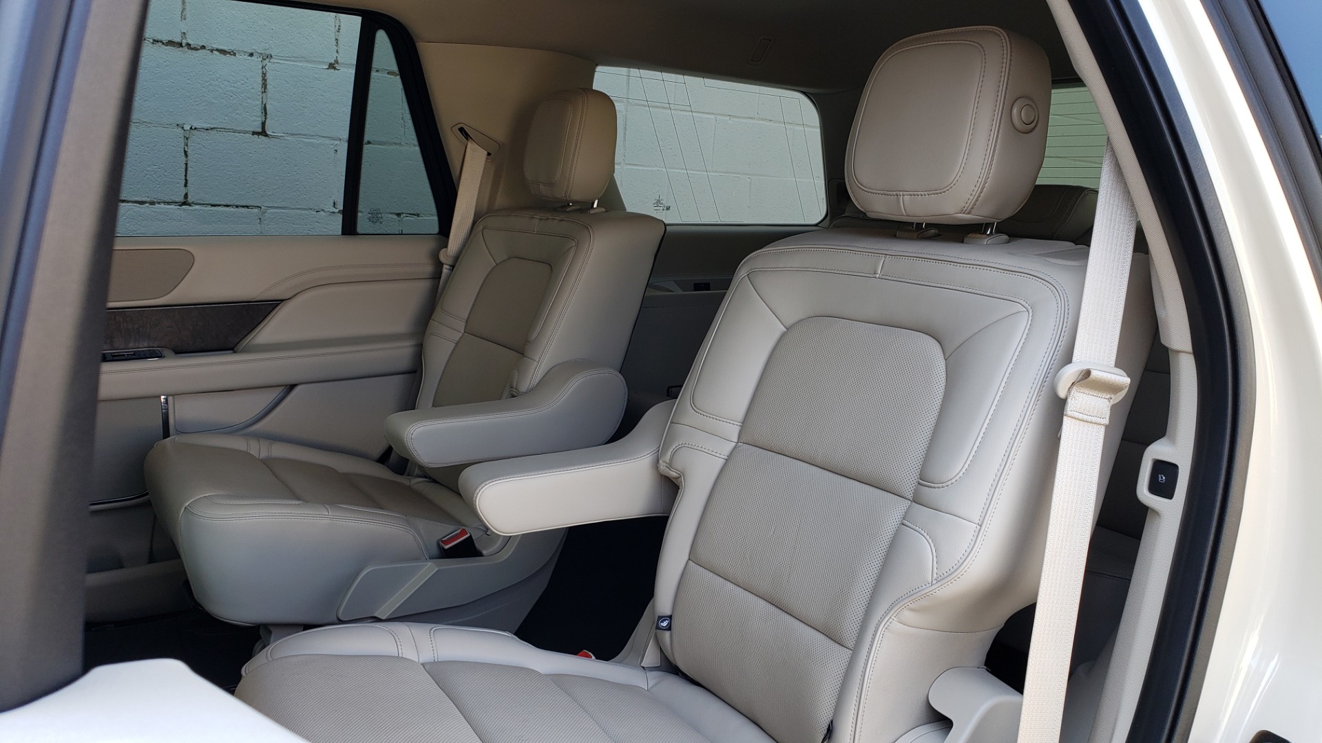 Used 2018 Lincoln NAVIGATOR PREMIERE 4X2 / TWIN-TURBO V6 / NAV / 3-ROW / REARVIEW for sale Sold at Formula Imports in Charlotte NC 28227 73