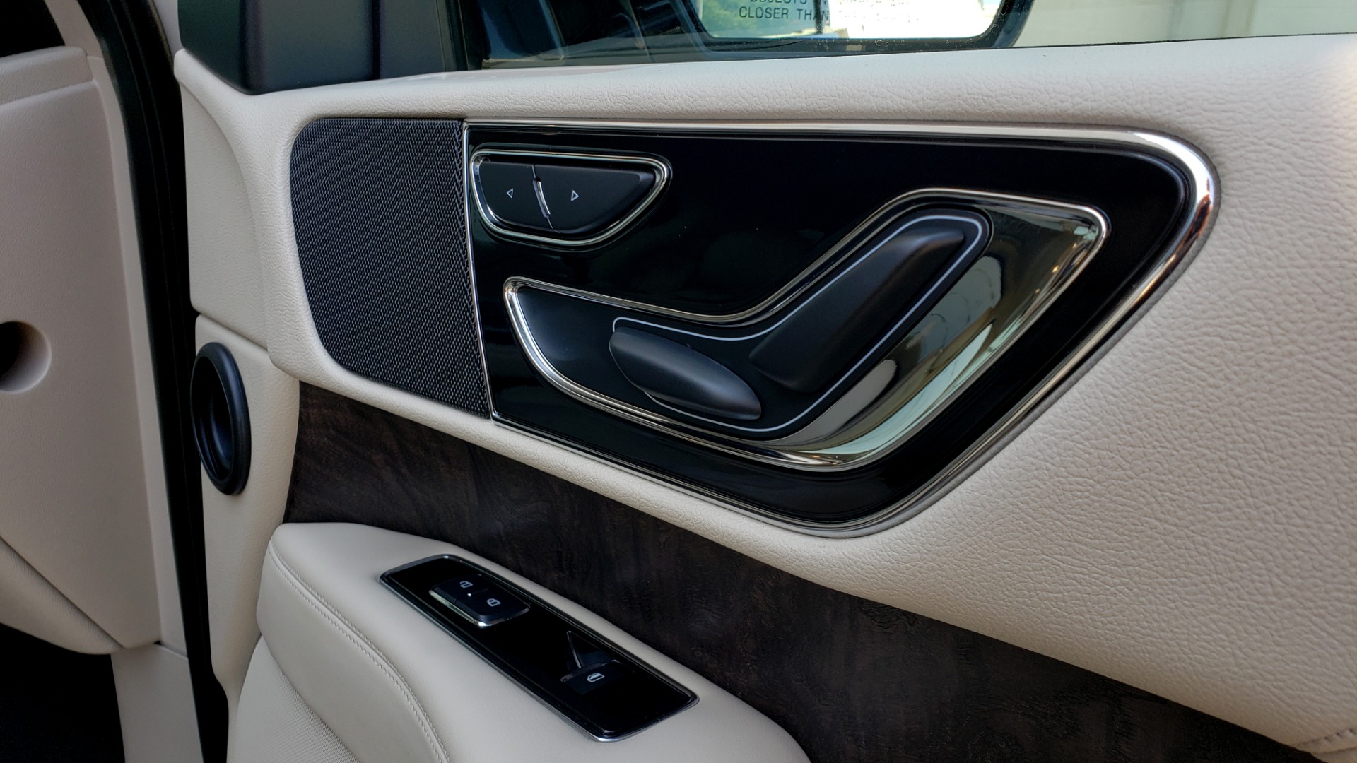 Used 2018 Lincoln NAVIGATOR PREMIERE 4X2 / TWIN-TURBO V6 / NAV / 3-ROW / REARVIEW for sale Sold at Formula Imports in Charlotte NC 28227 77
