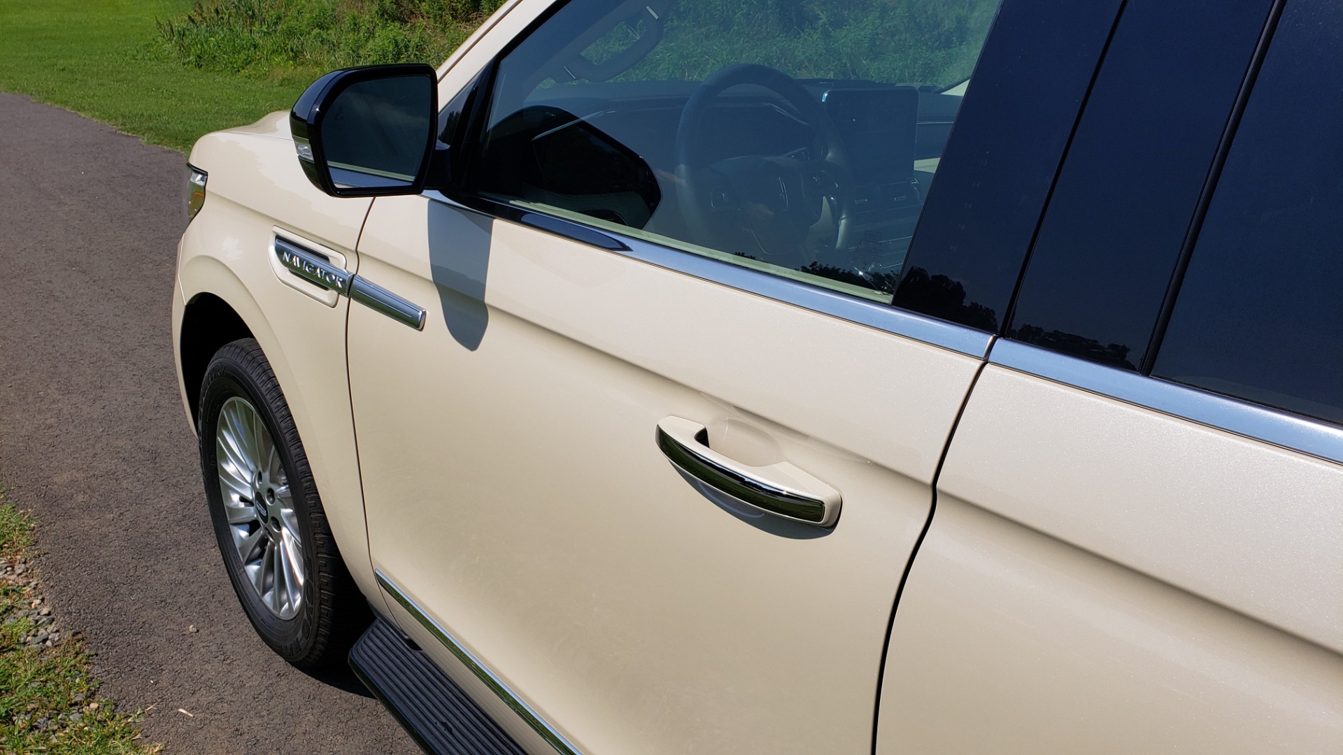 Used 2018 Lincoln NAVIGATOR PREMIERE 4X2 / TWIN-TURBO V6 / NAV / 3-ROW / REARVIEW for sale Sold at Formula Imports in Charlotte NC 28227 8