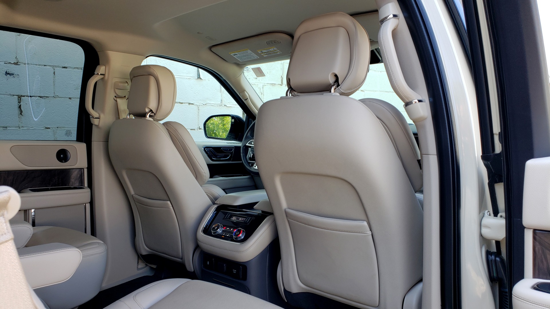 Used 2018 Lincoln NAVIGATOR PREMIERE 4X2 / TWIN-TURBO V6 / NAV / 3-ROW / REARVIEW for sale Sold at Formula Imports in Charlotte NC 28227 84