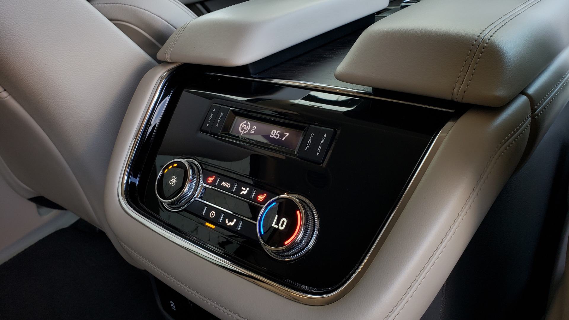 Used 2018 Lincoln NAVIGATOR PREMIERE 4X2 / TWIN-TURBO V6 / NAV / 3-ROW / REARVIEW for sale Sold at Formula Imports in Charlotte NC 28227 86