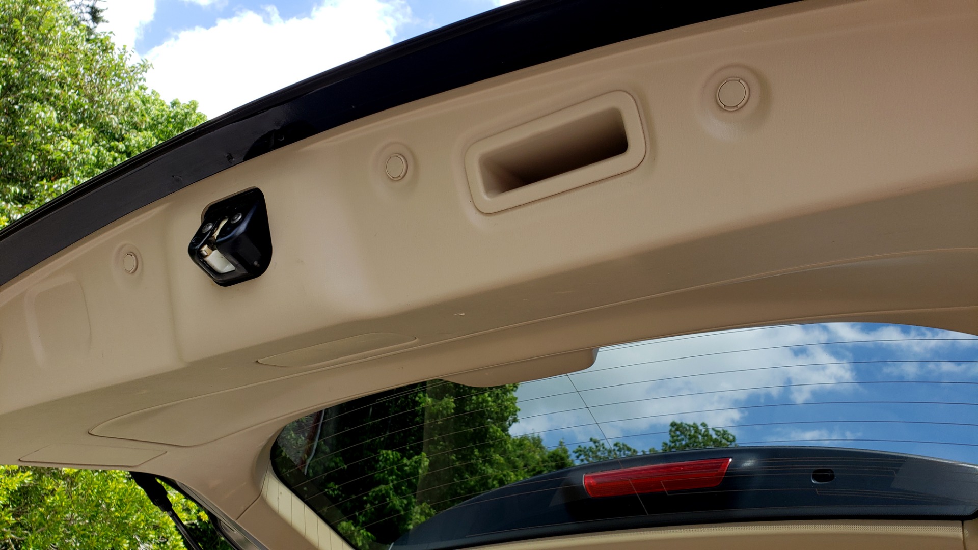Used 2013 Nissan PATHFINDER SV 3.5L V6 / 3-ROW SEATING / TRAILER HITCH / REARVIEW for sale Sold at Formula Imports in Charlotte NC 28227 17