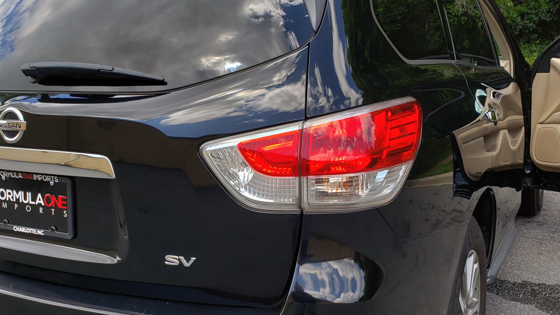 Used 2013 Nissan PATHFINDER SV 3.5L V6 / 3-ROW SEATING / TRAILER HITCH / REARVIEW for sale Sold at Formula Imports in Charlotte NC 28227 25