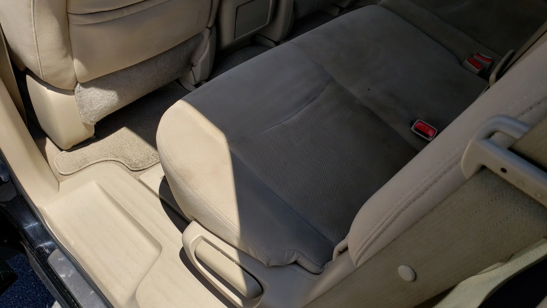 Used 2013 Nissan PATHFINDER SV 3.5L V6 / 3-ROW SEATING / TRAILER HITCH / REARVIEW for sale Sold at Formula Imports in Charlotte NC 28227 48