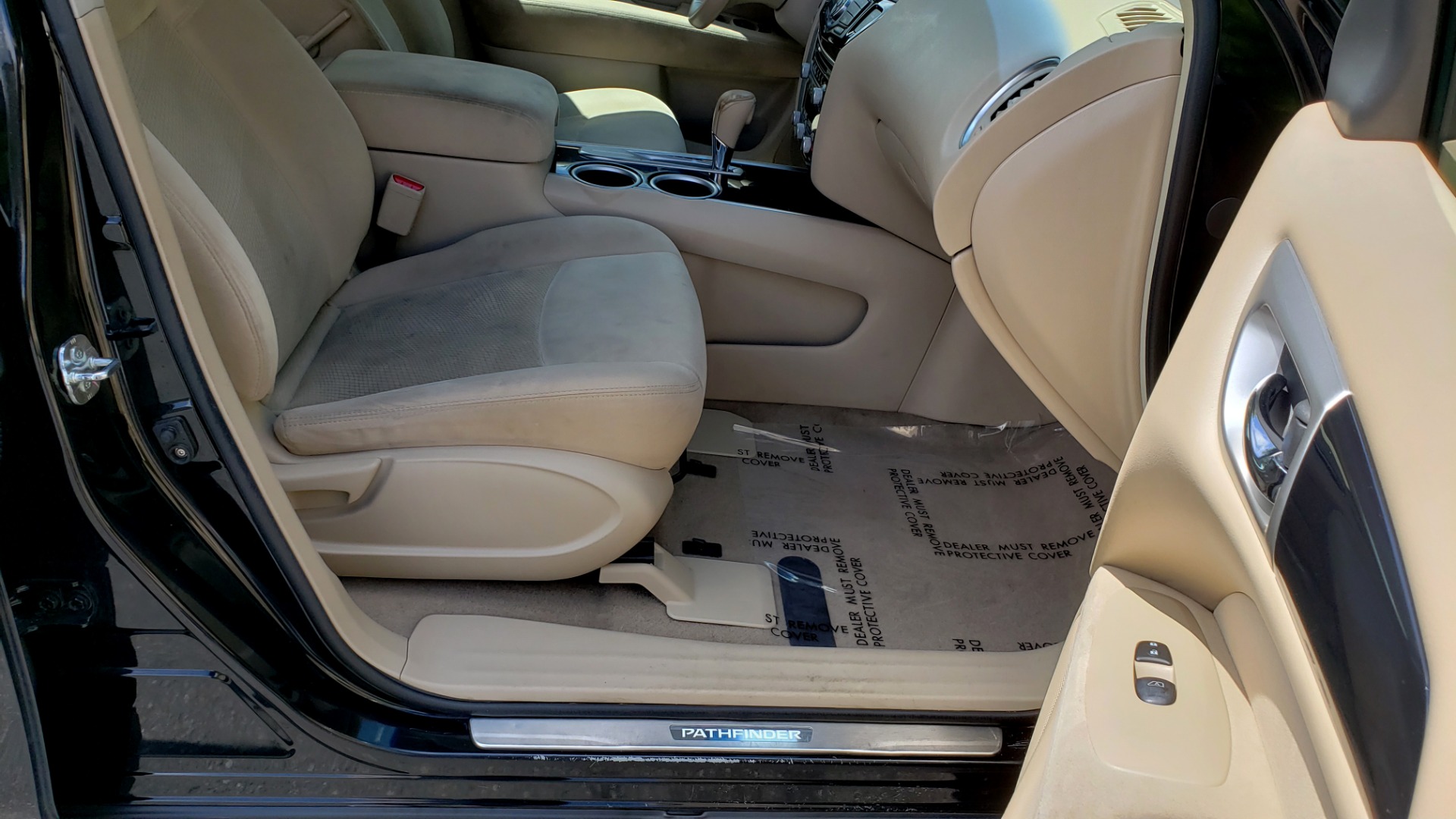 Used 2013 Nissan PATHFINDER SV 3.5L V6 / 3-ROW SEATING / TRAILER HITCH / REARVIEW for sale Sold at Formula Imports in Charlotte NC 28227 60