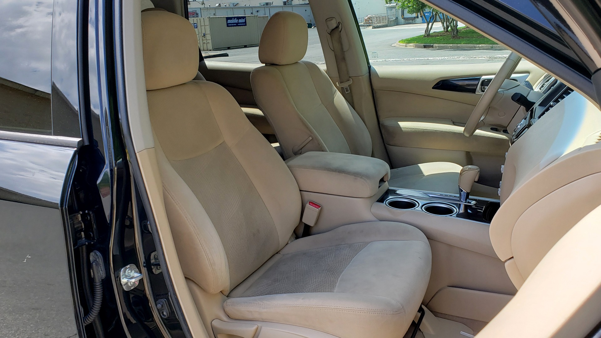 Used 2013 Nissan PATHFINDER SV 3.5L V6 / 3-ROW SEATING / TRAILER HITCH / REARVIEW for sale Sold at Formula Imports in Charlotte NC 28227 61