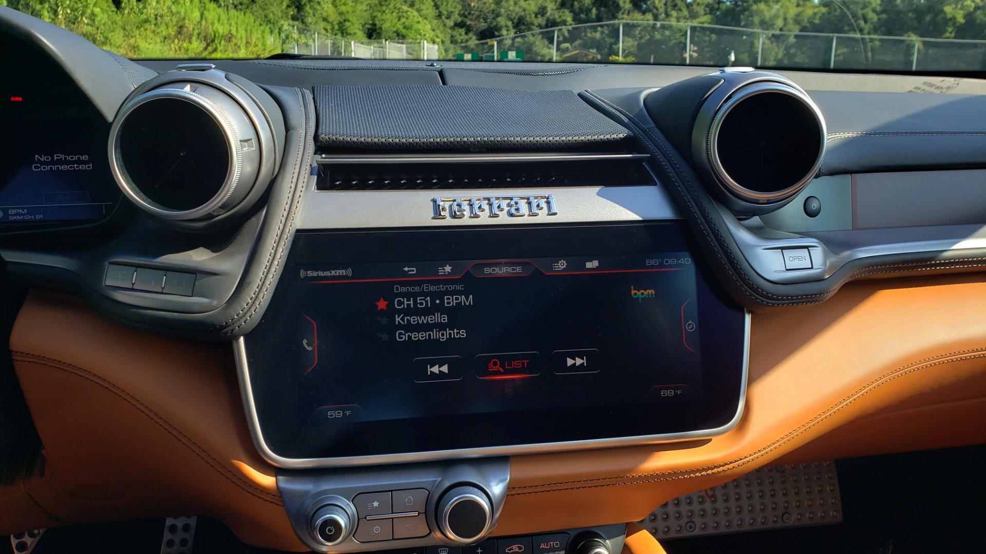 Used 2017 Ferrari GTC4 LUSSO AWD / PANO-ROOF / APPLE CAR PLAY / SUSP LIFT / JBL SOUND for sale $191,999 at Formula Imports in Charlotte NC 28227 47