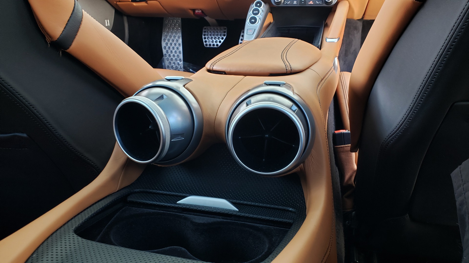Used 2017 Ferrari GTC4 LUSSO AWD / PANO-ROOF / APPLE CAR PLAY / SUSP LIFT / JBL SOUND for sale $191,999 at Formula Imports in Charlotte NC 28227 87
