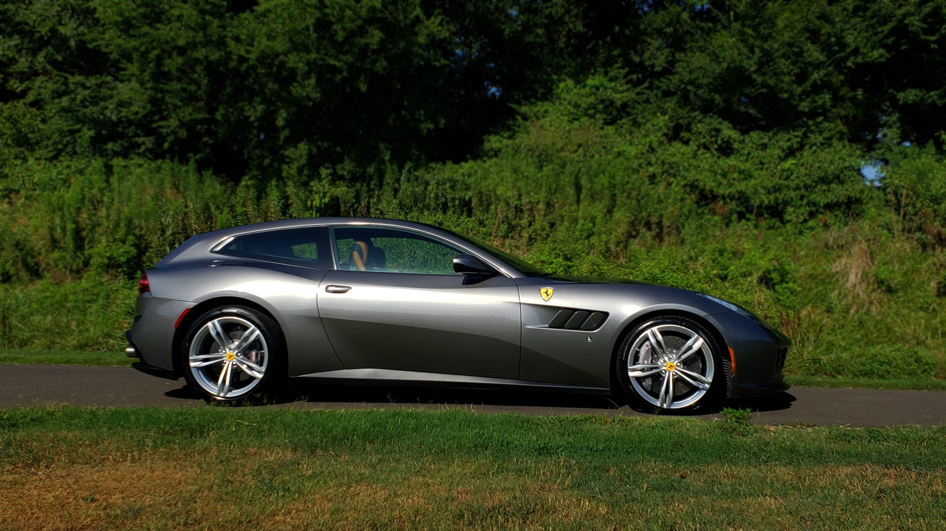 Used 2017 Ferrari GTC4Lusso for sale Sold at Formula Imports in Charlotte NC 28227 9