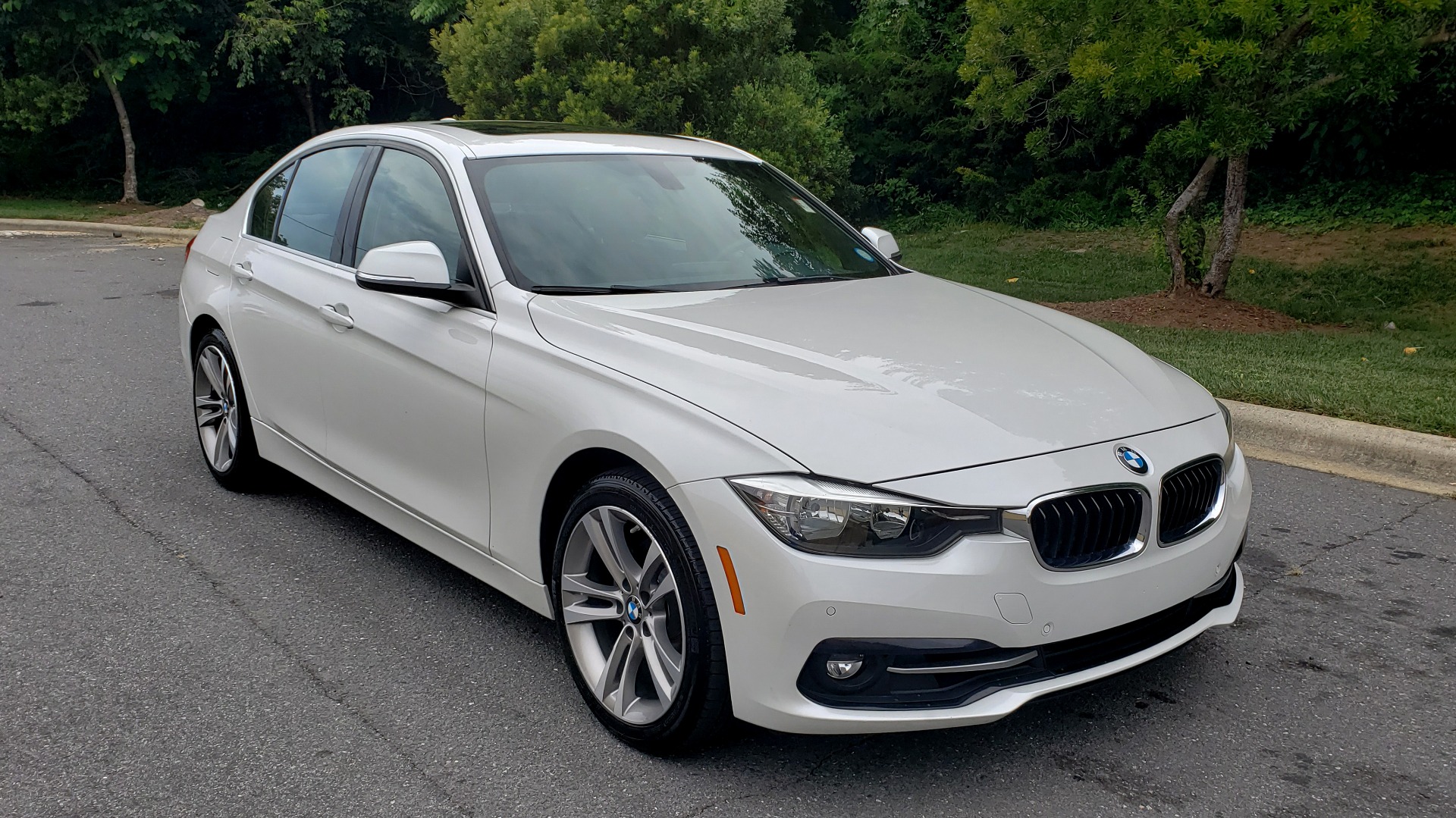 Used 2017 BMW 3 SERIES 330I SPORT / DRIVER ASST / SUNROOF / REARVIEW for sale Sold at Formula Imports in Charlotte NC 28227 4